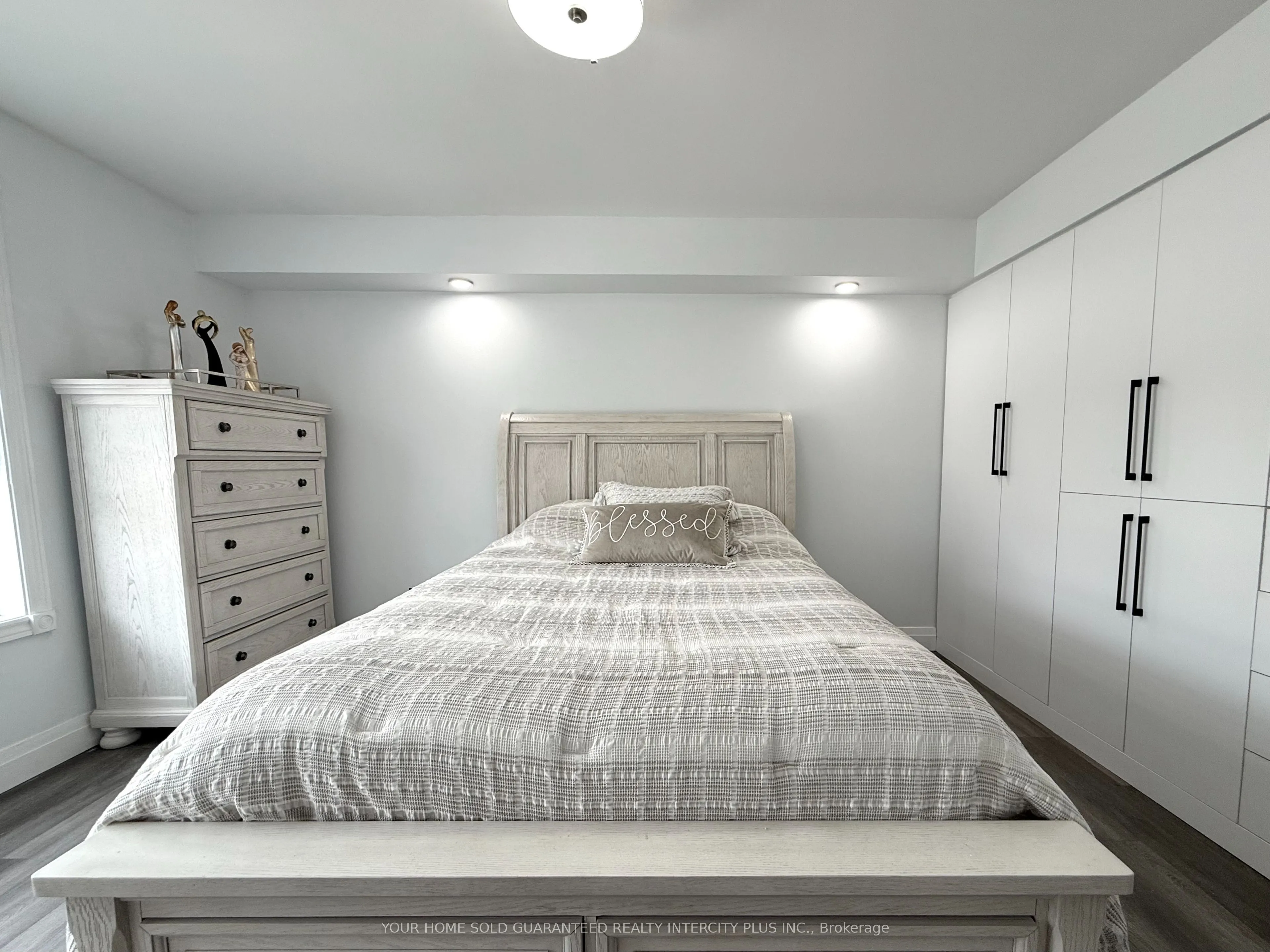 121 Woodbridge Avenue, #313