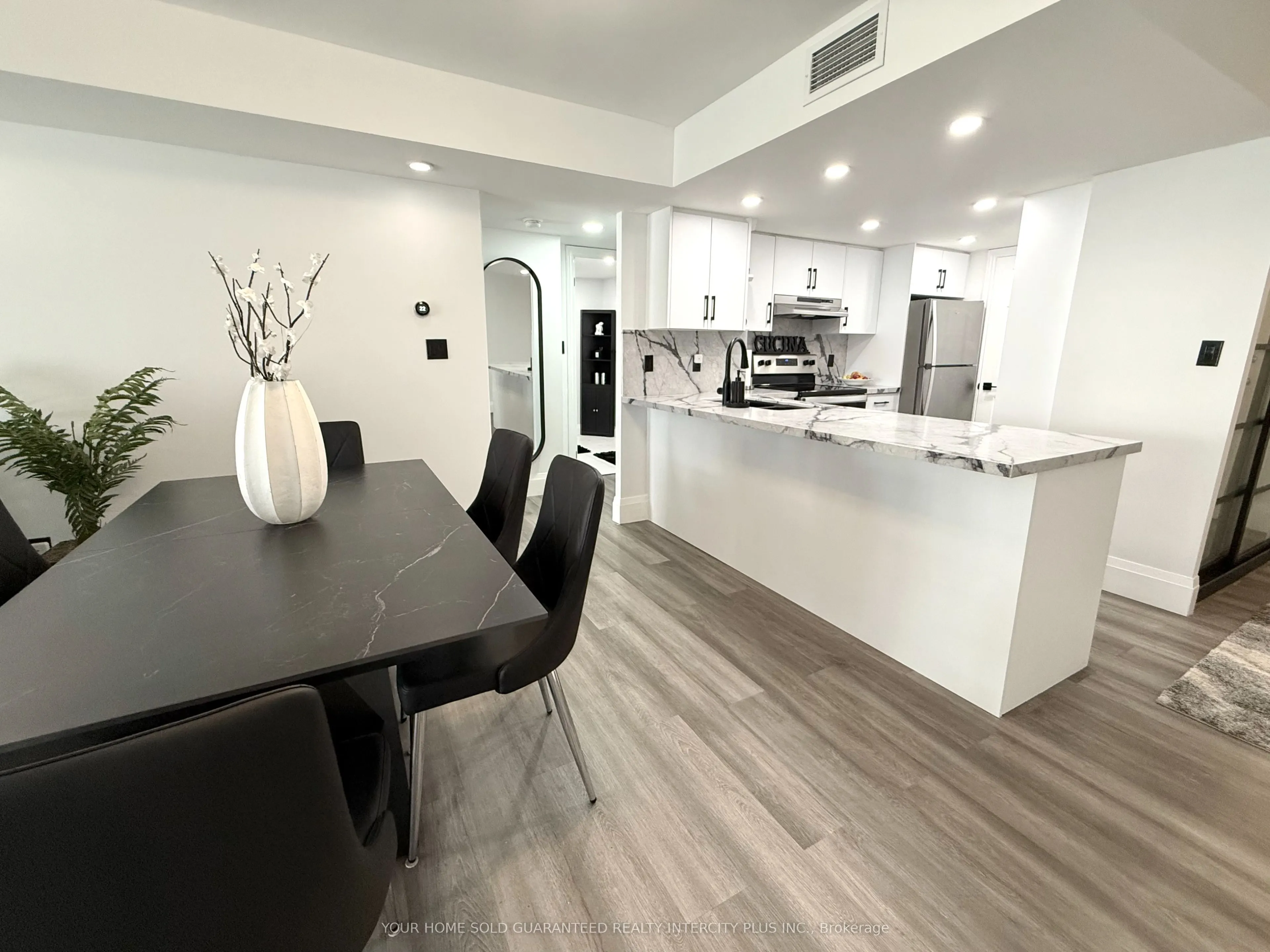 121 Woodbridge Avenue, #313