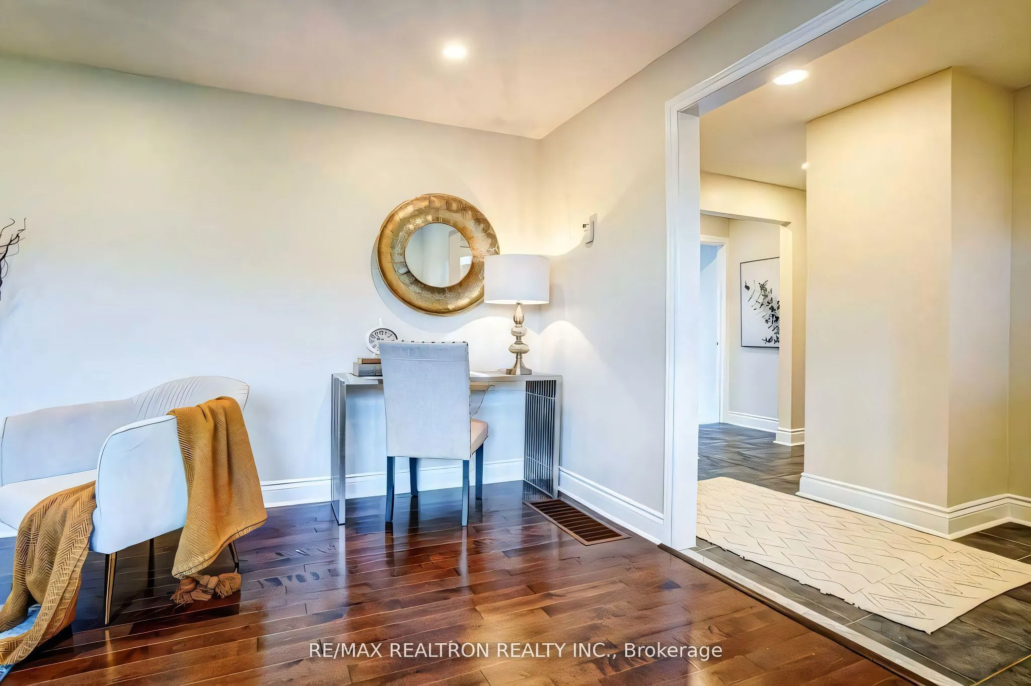 254 Lakeland Crescent