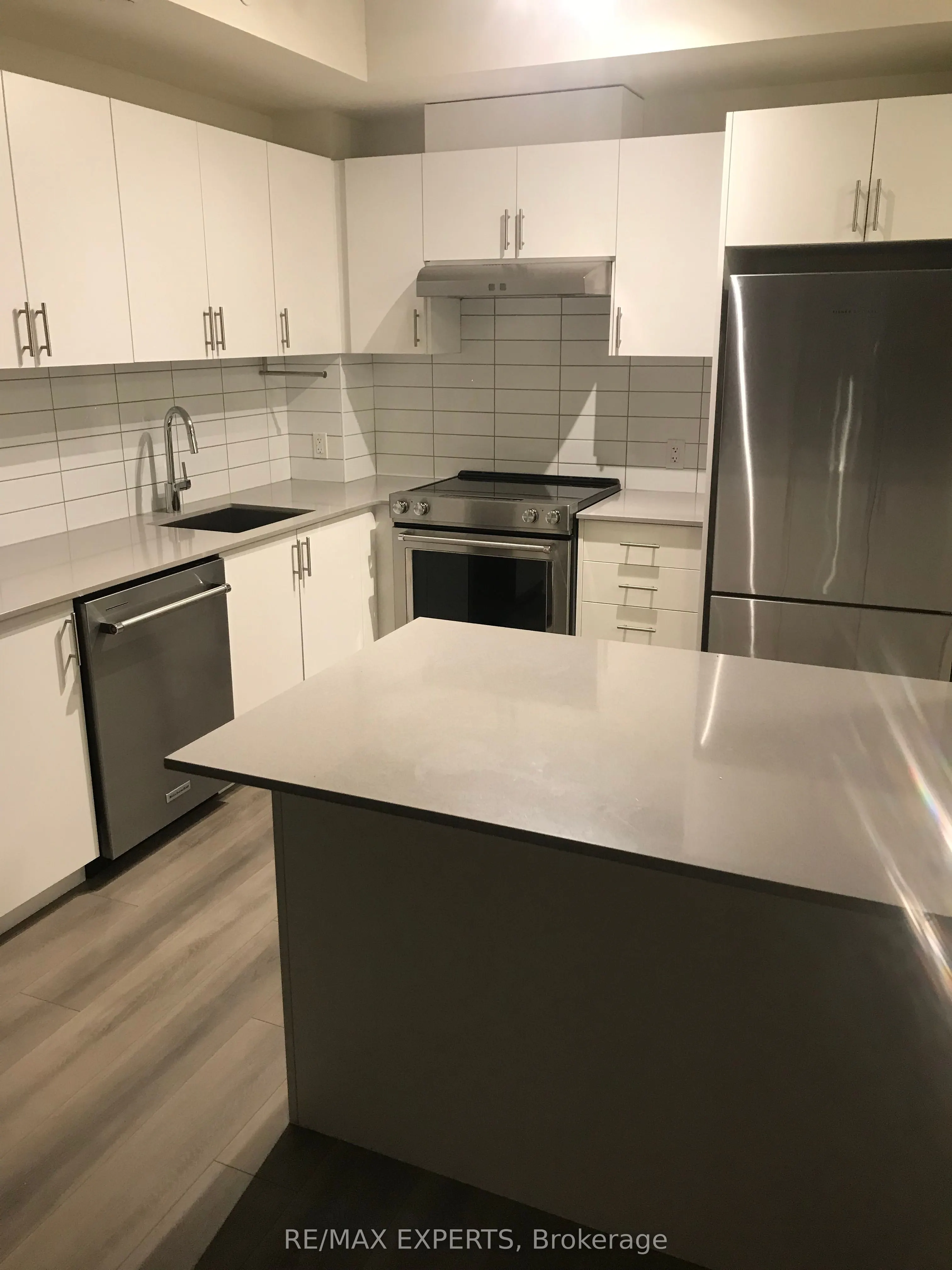 9000 Jane Street, #1812