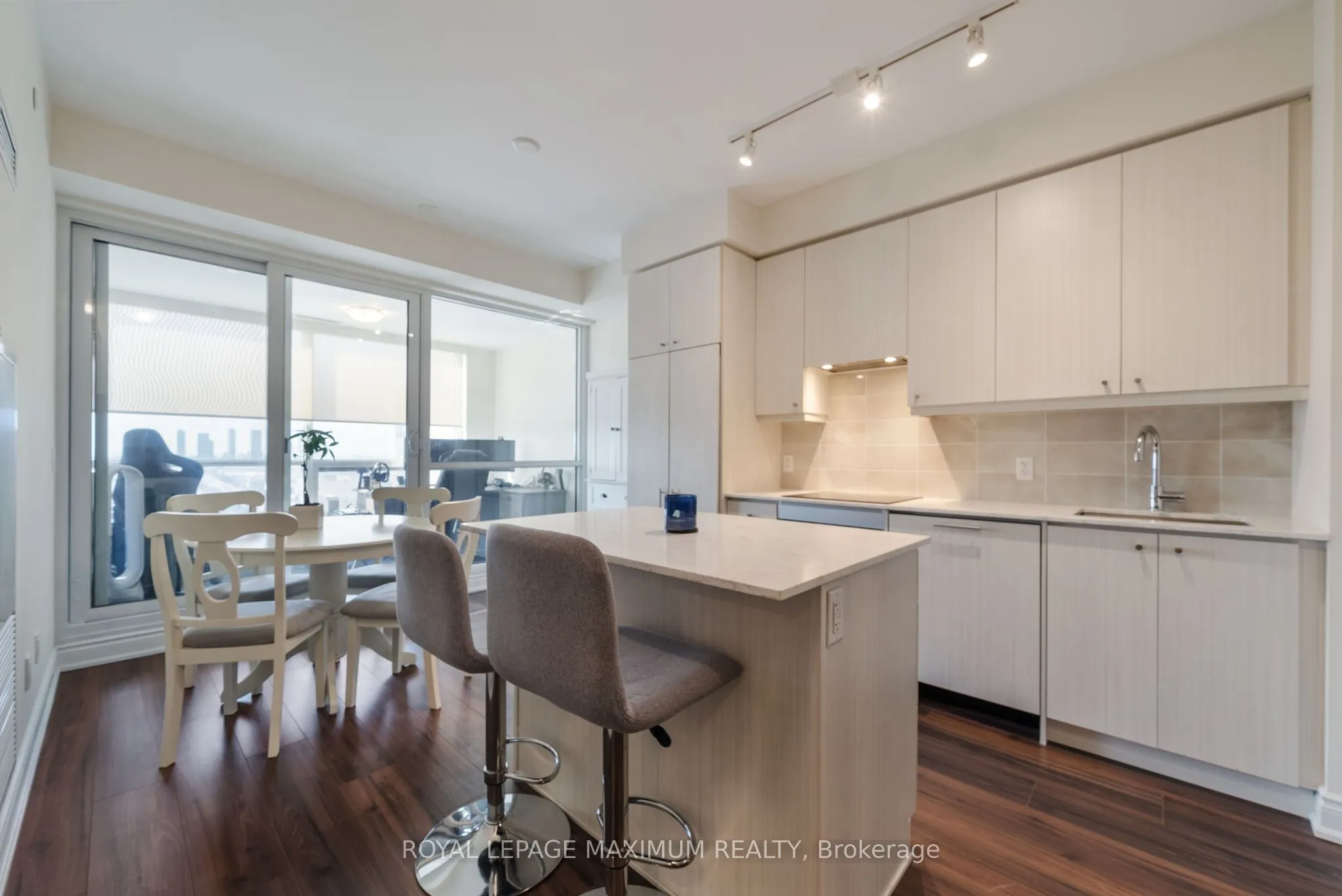 9075 Jane Street #1804