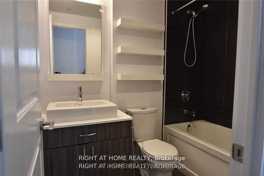 9199 Yonge Street, #517