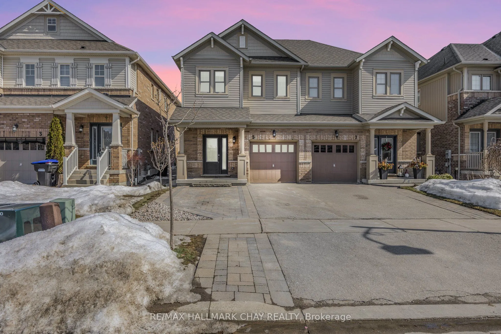 5 Hoard Avenue S