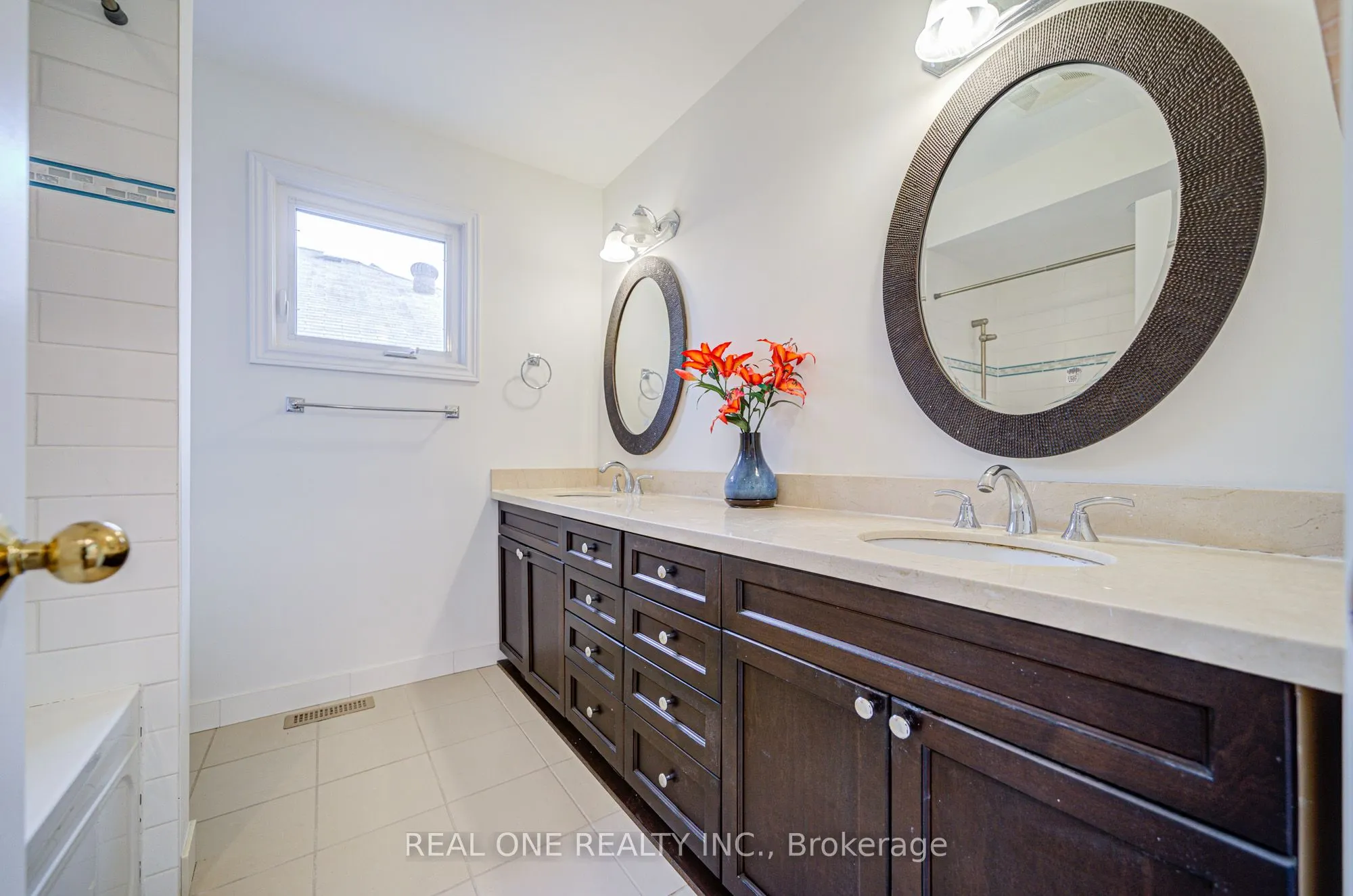 27 Binscarth Crescent