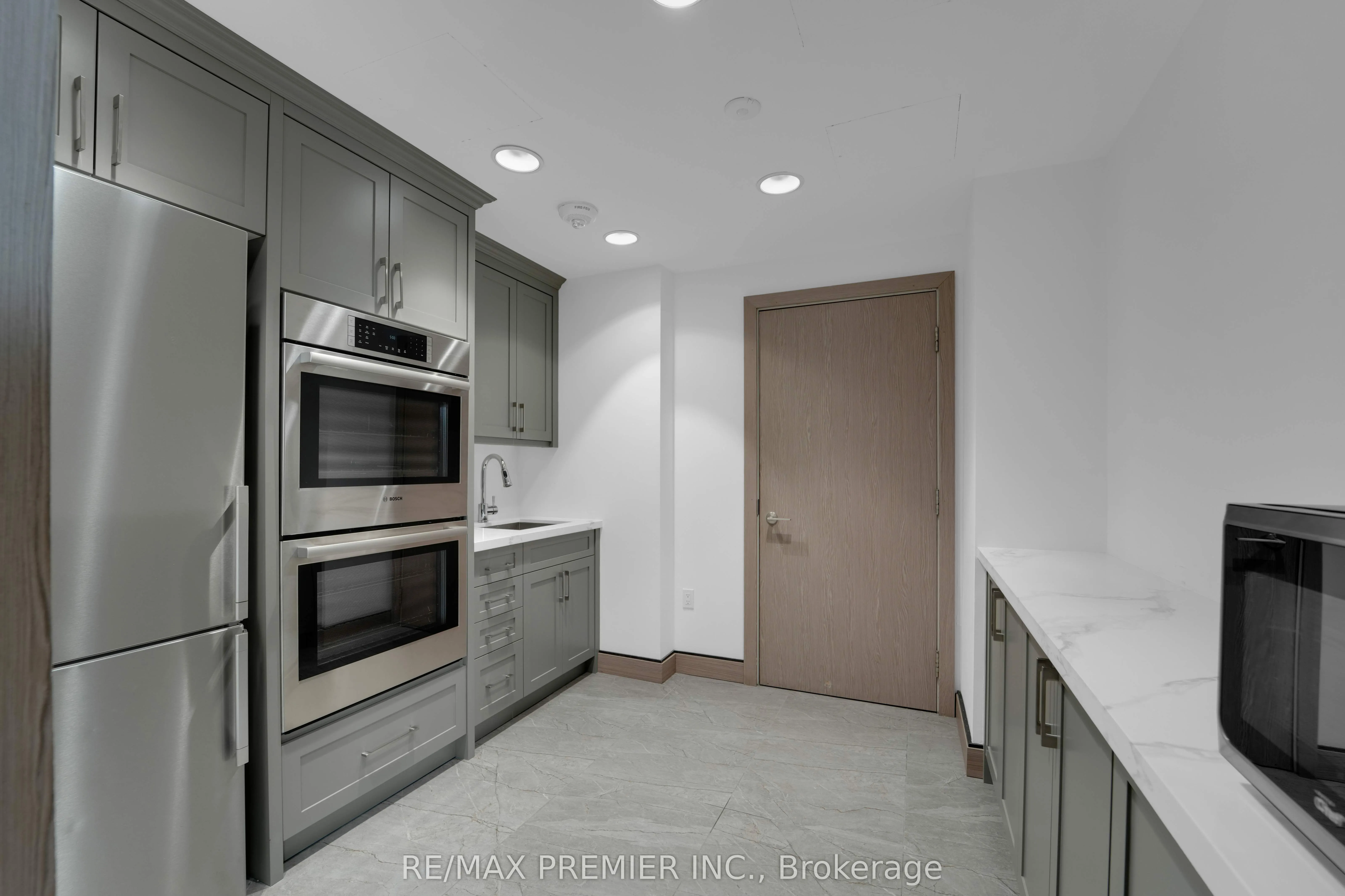 4800 Highway 7, #426