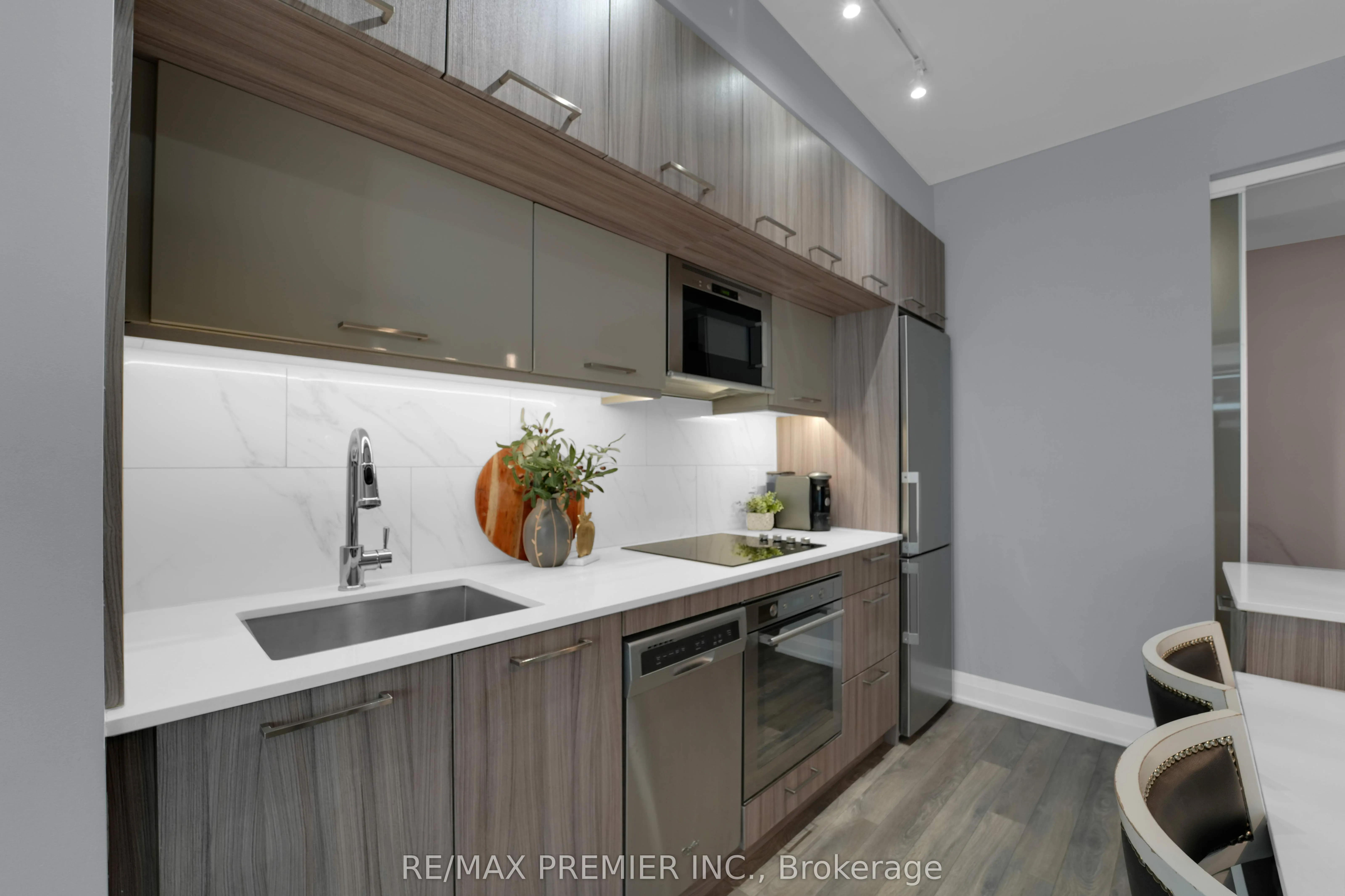 4800 Highway 7, #426