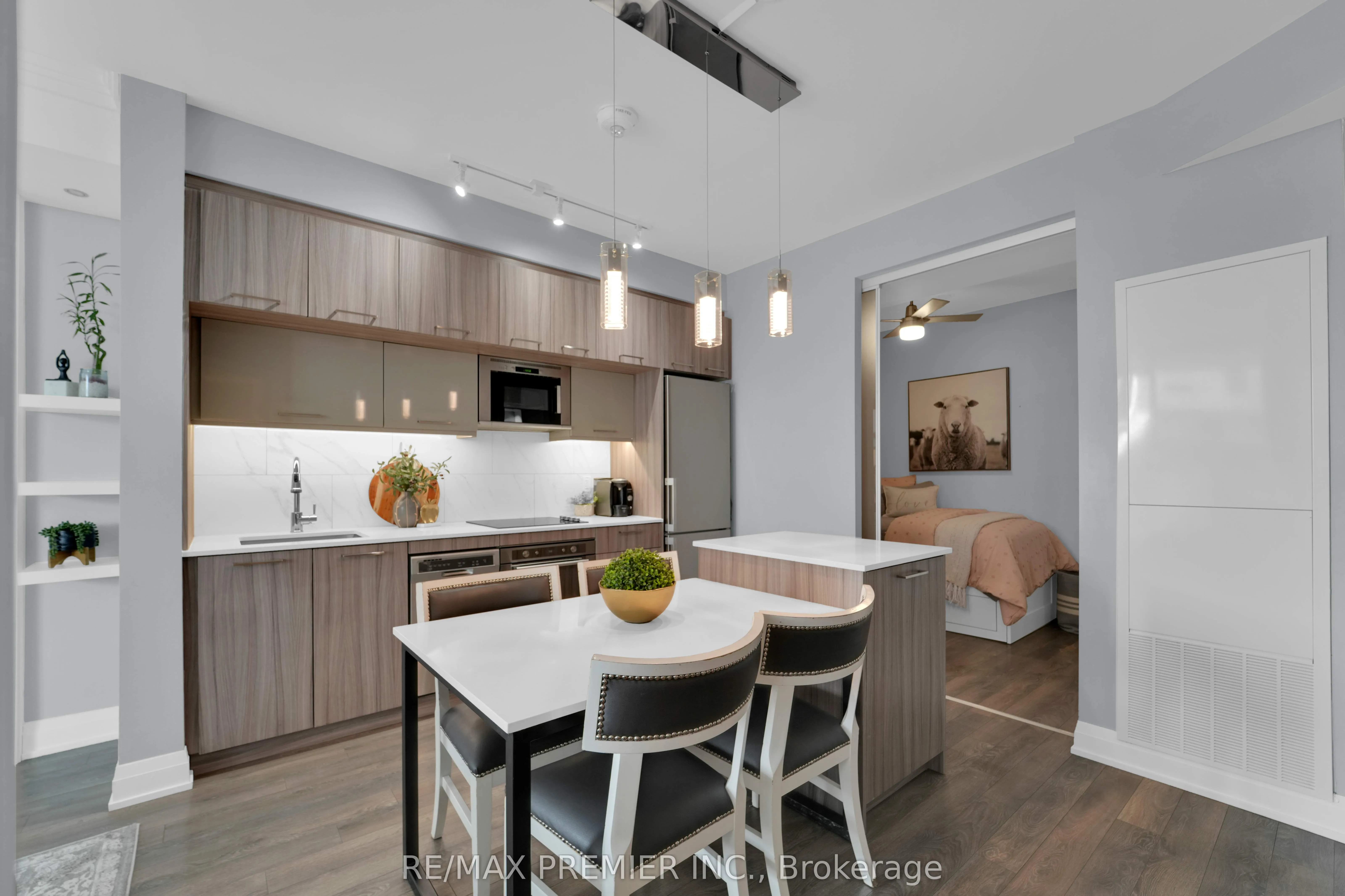 4800 Highway 7, #426