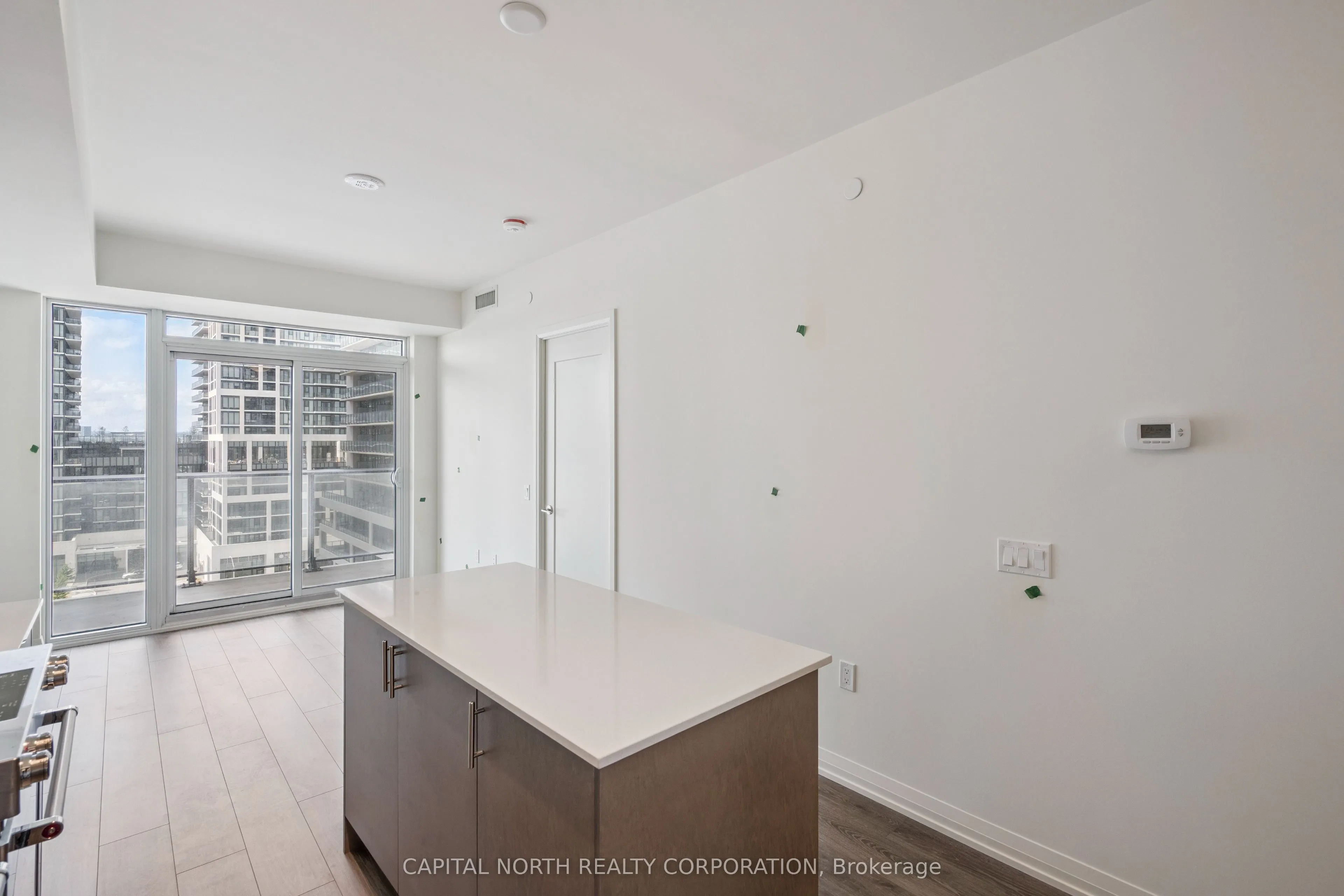 8960 Jane Street, #815