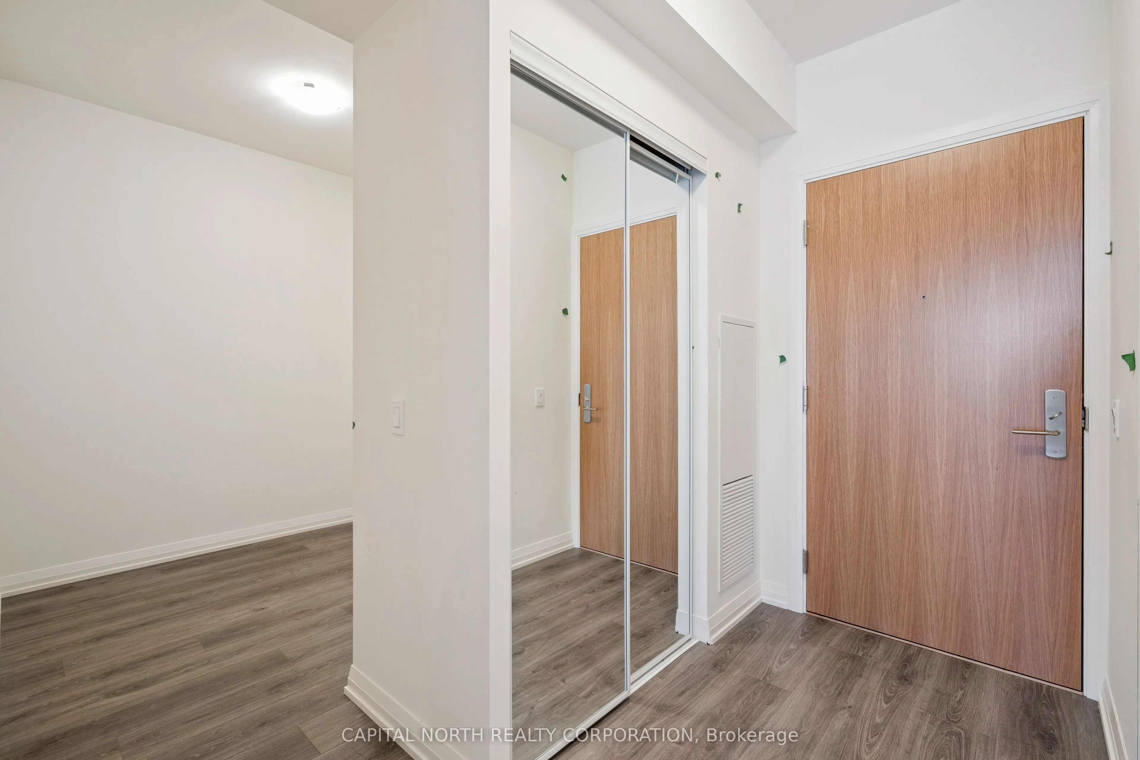 8960 Jane Street, #815