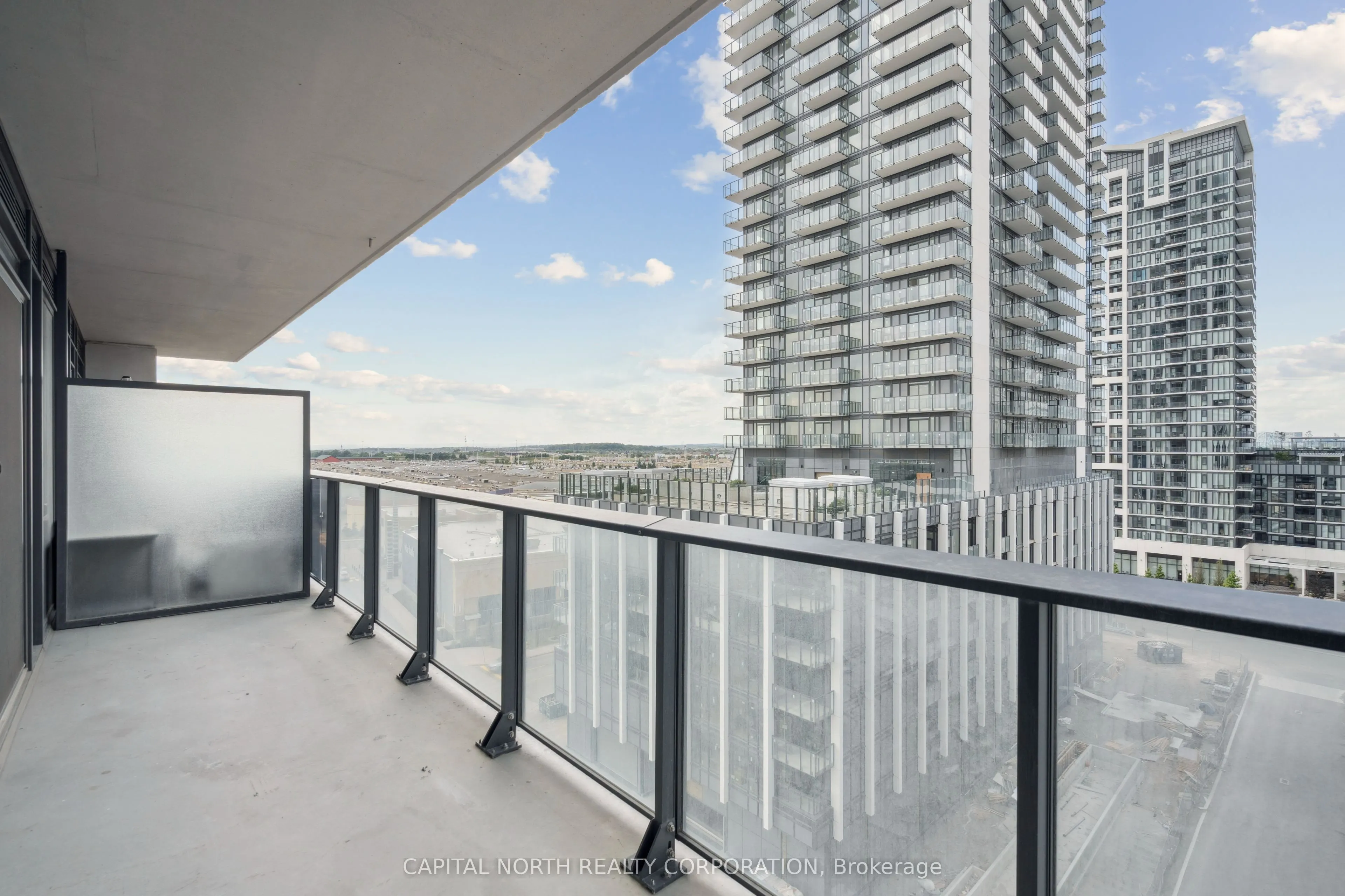 8960 Jane Street, #815