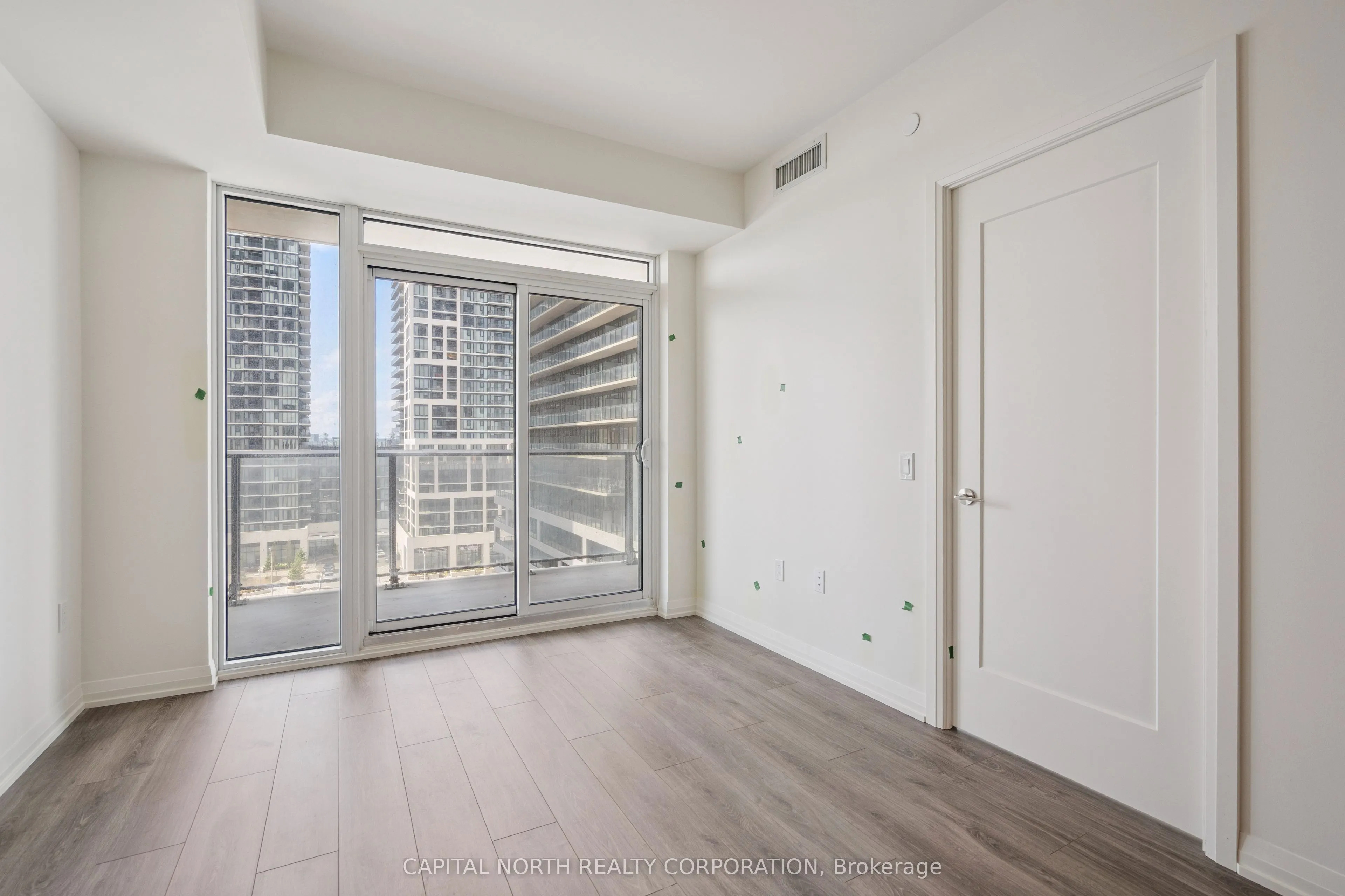 8960 Jane Street, #815