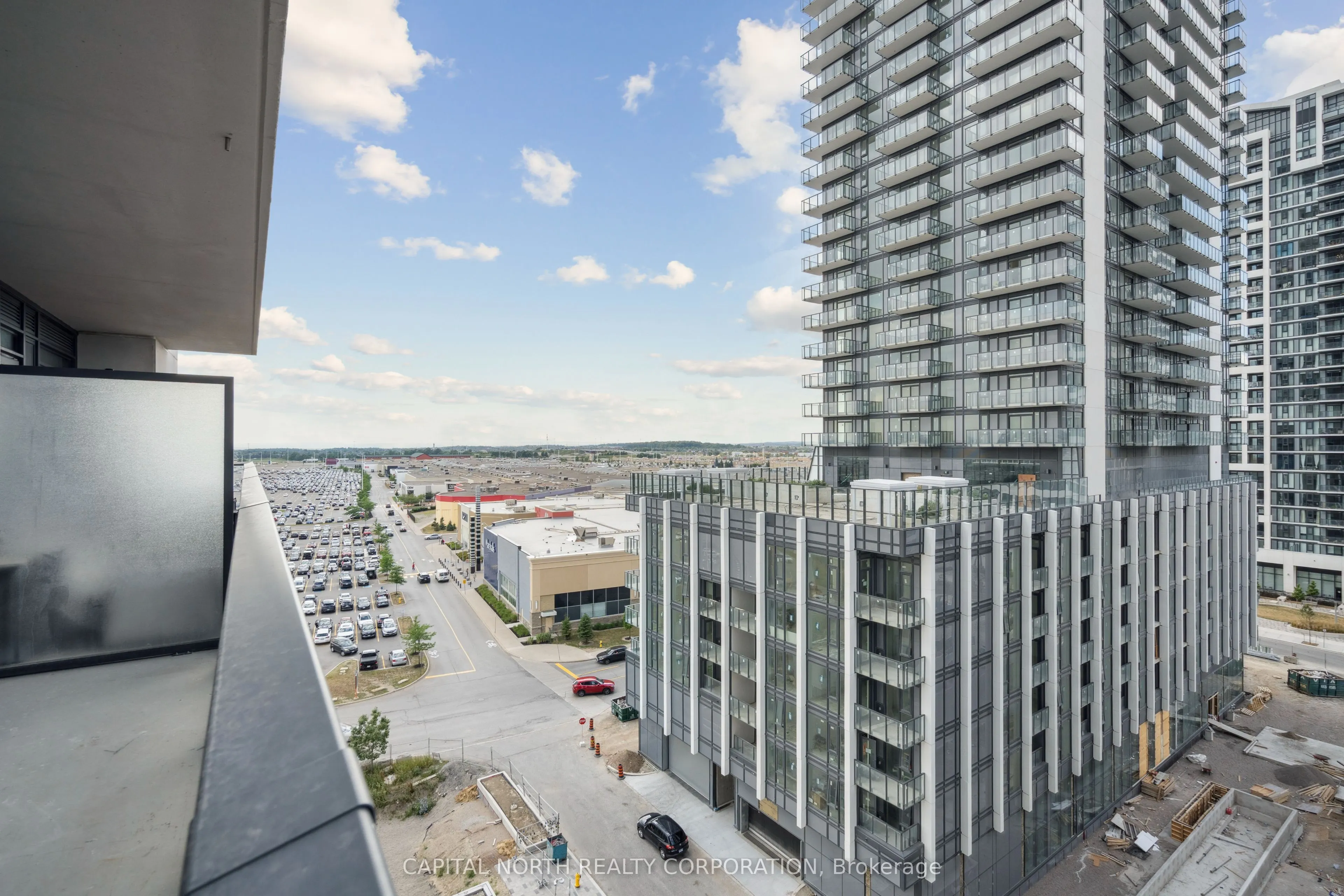 8960 Jane Street, #815