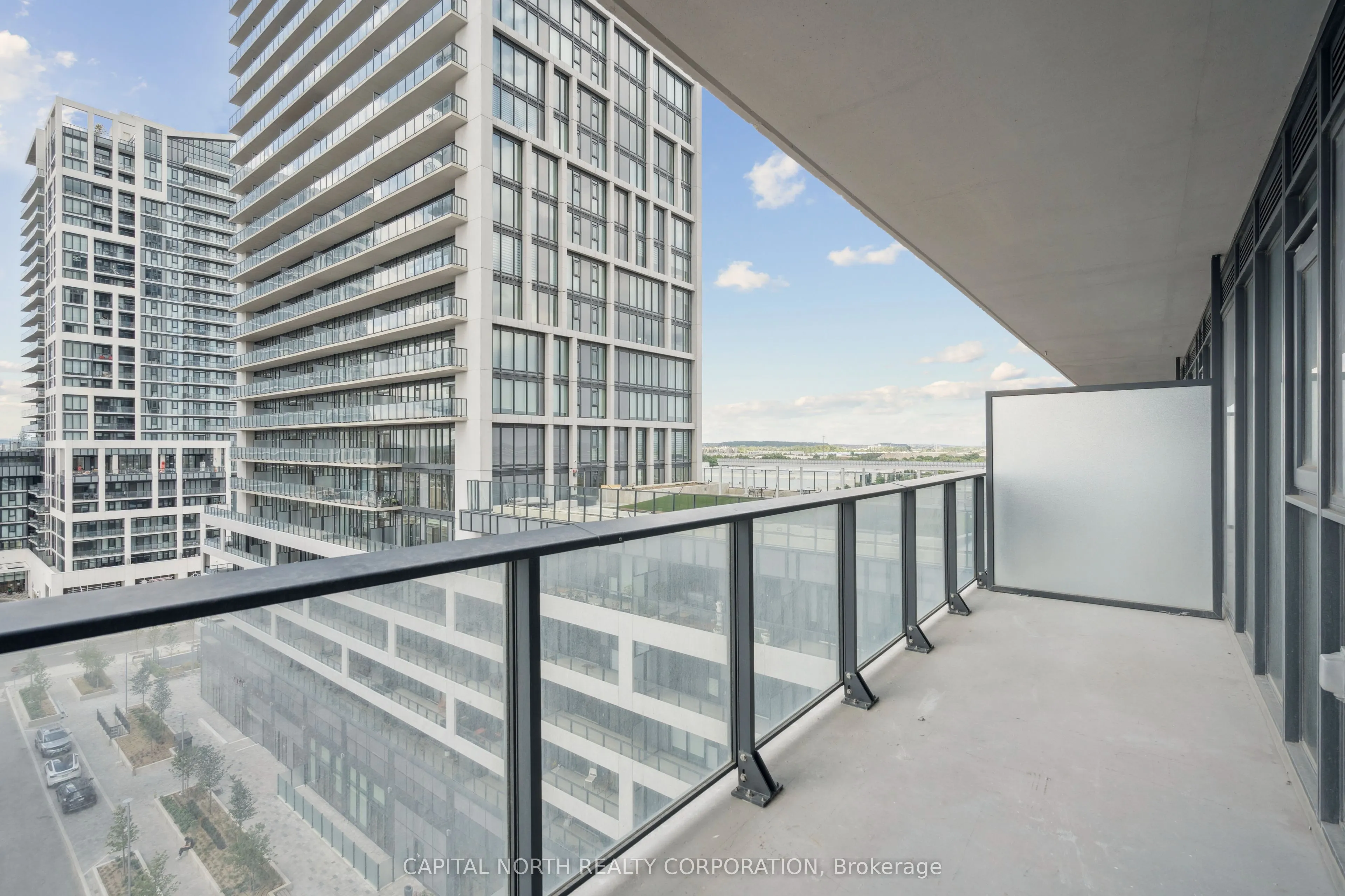 8960 Jane Street, #815