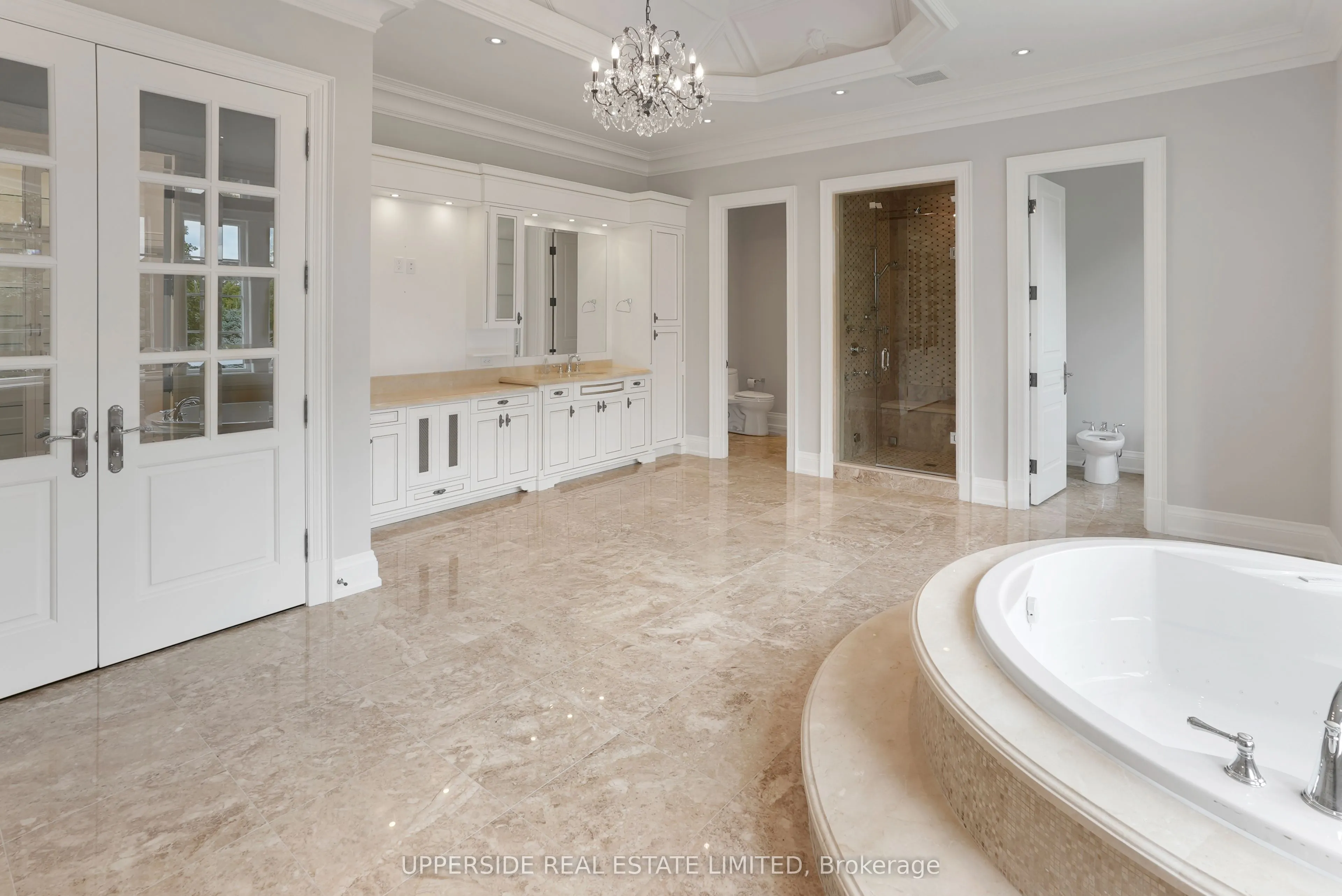 29 Riverside Boulevard W