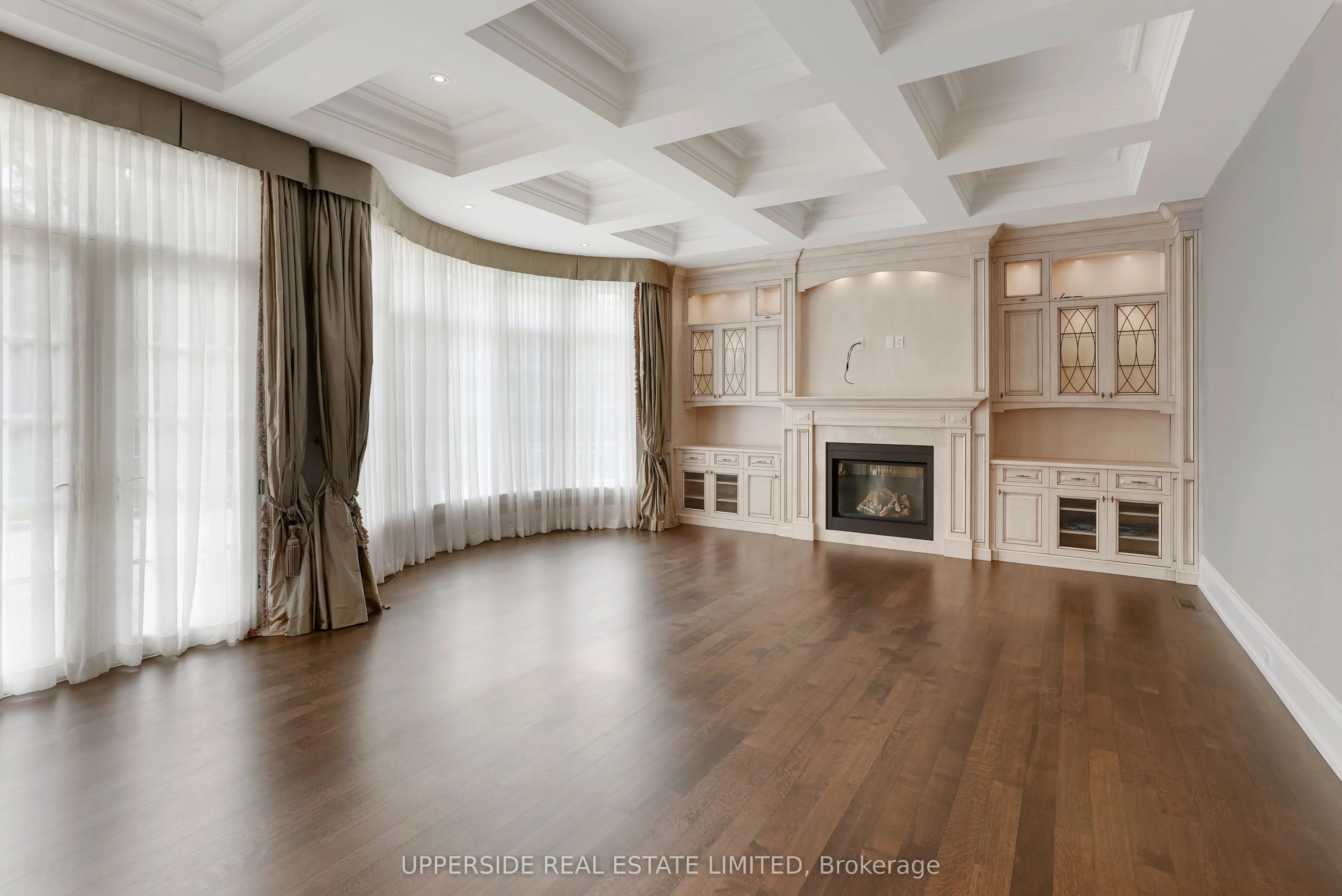 29 Riverside Boulevard W