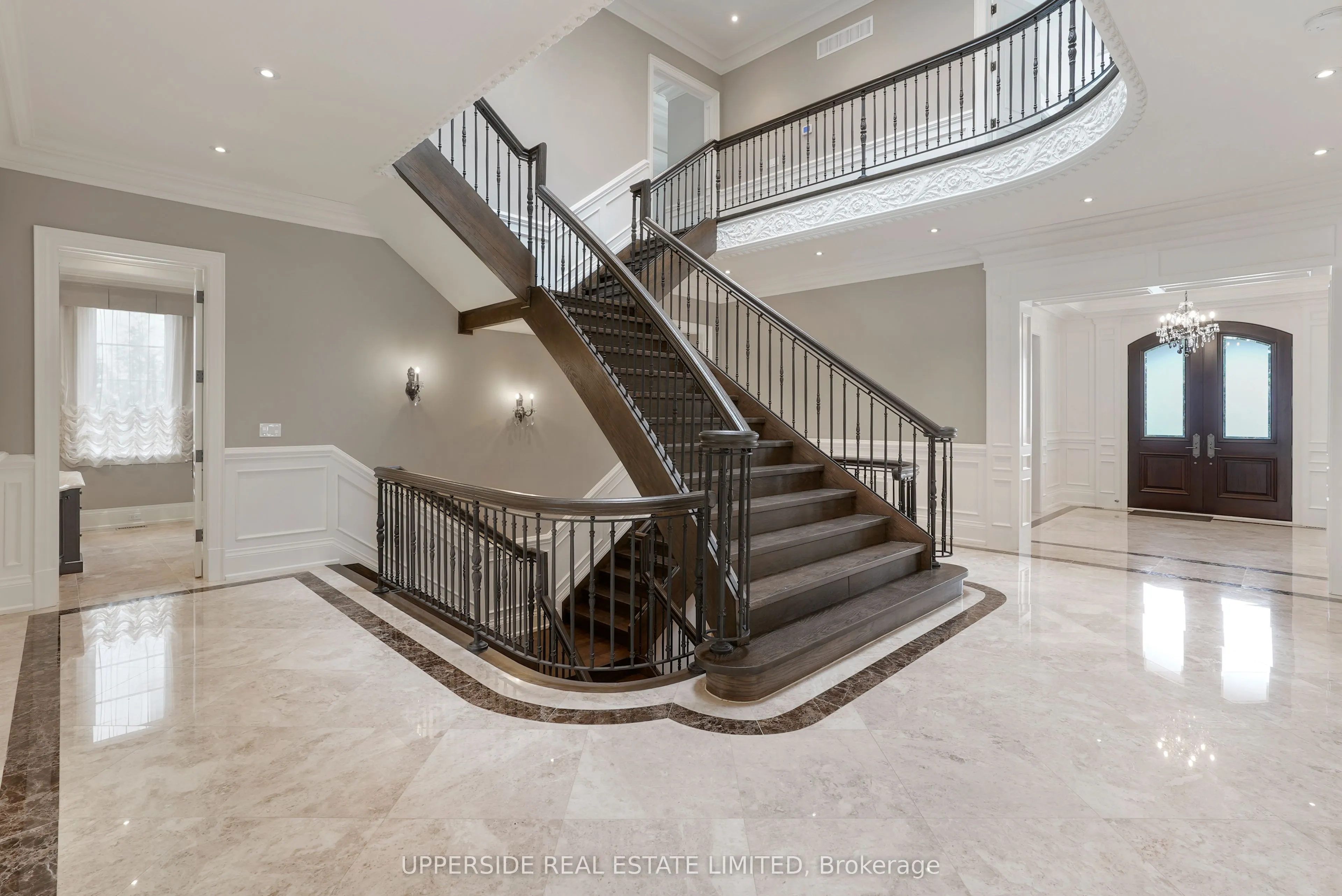 29 Riverside Boulevard W