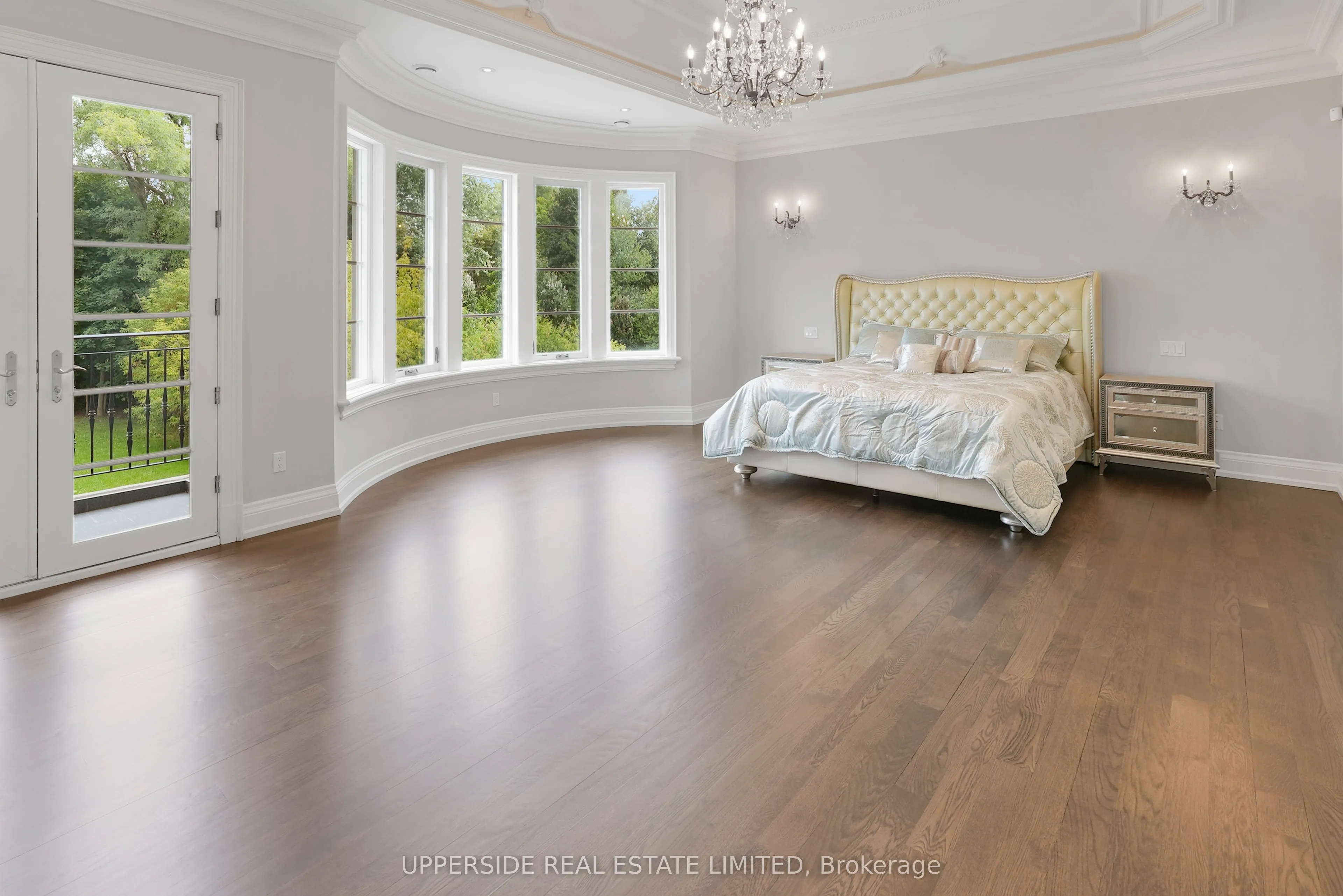 29 Riverside Boulevard W