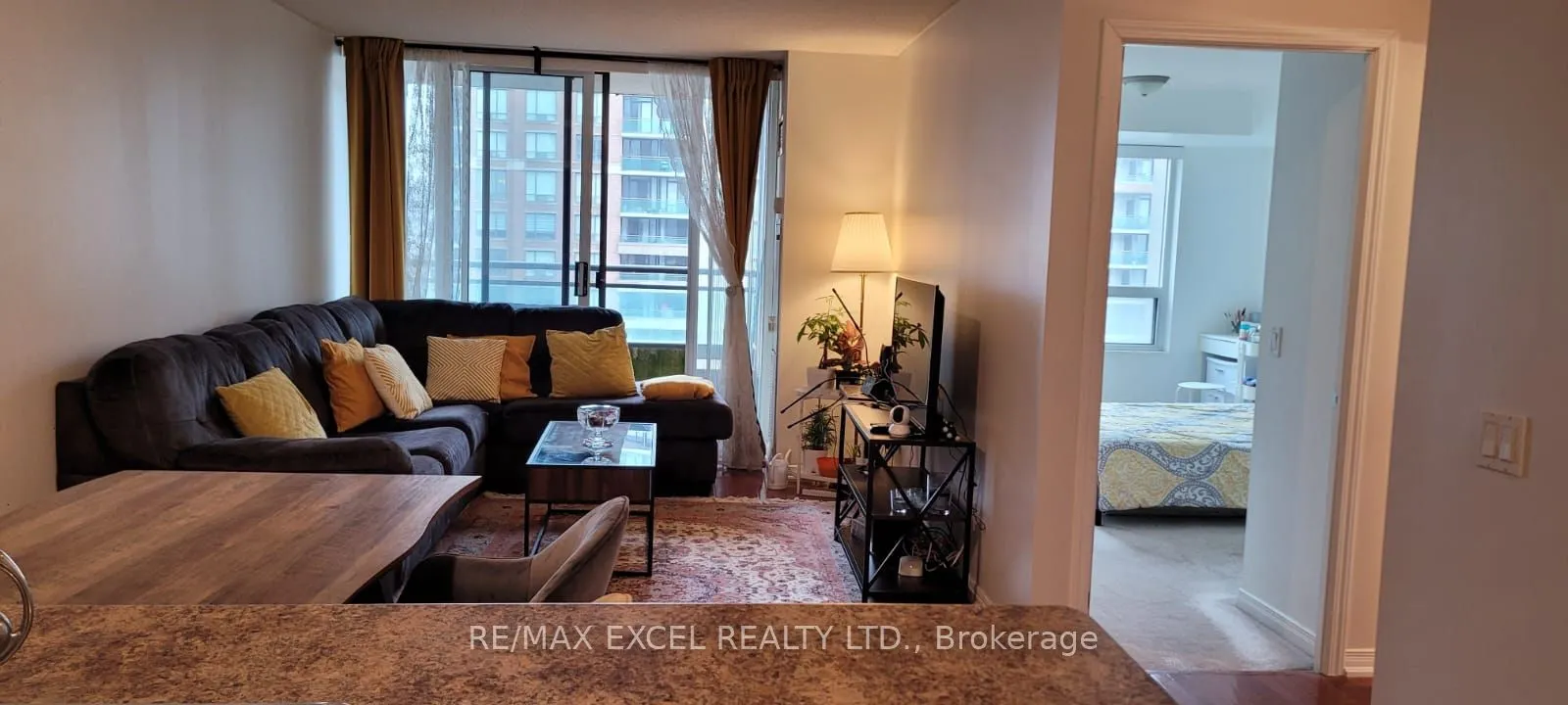 310 Red Maple Road, #707