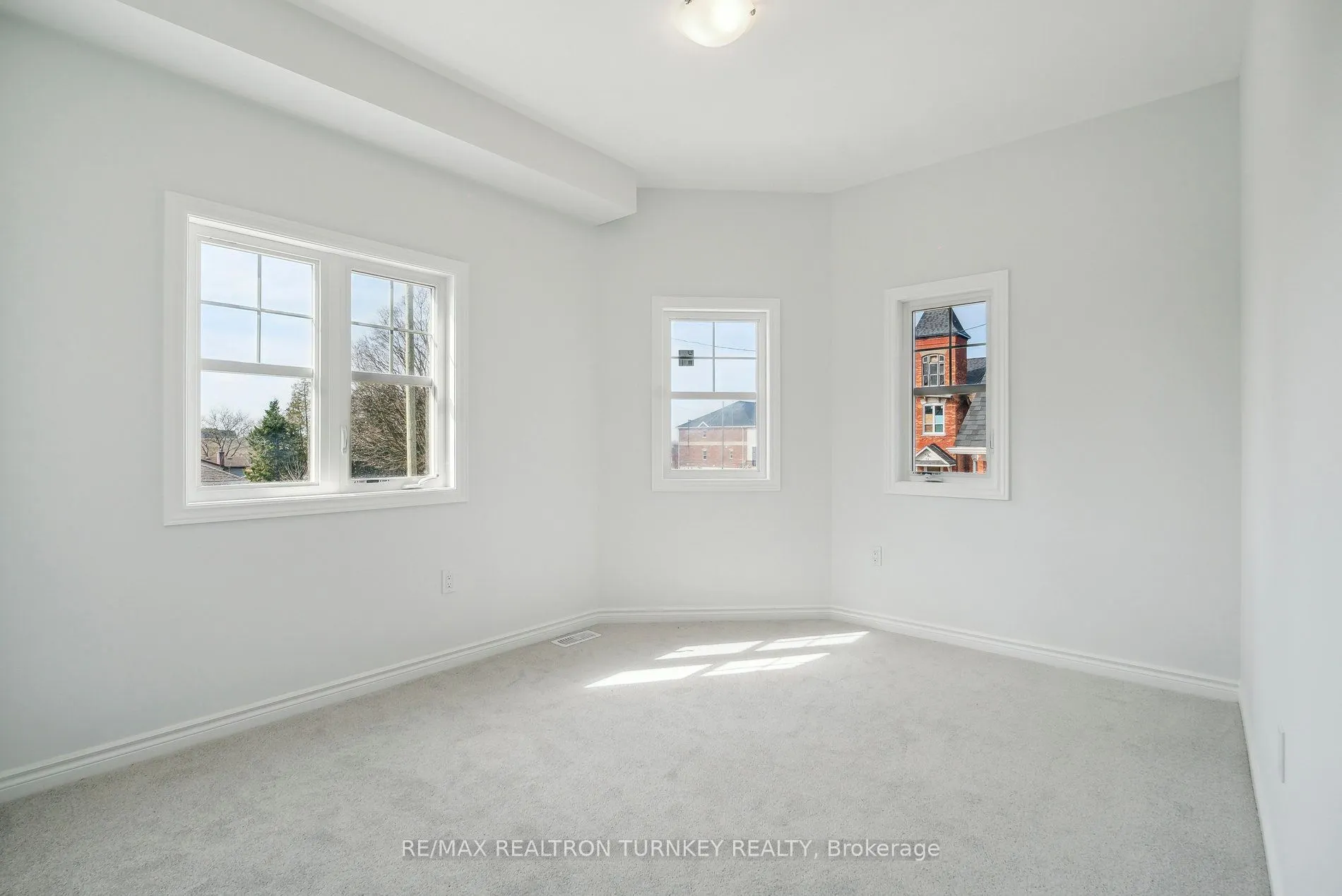 2 Ravenscraig Place