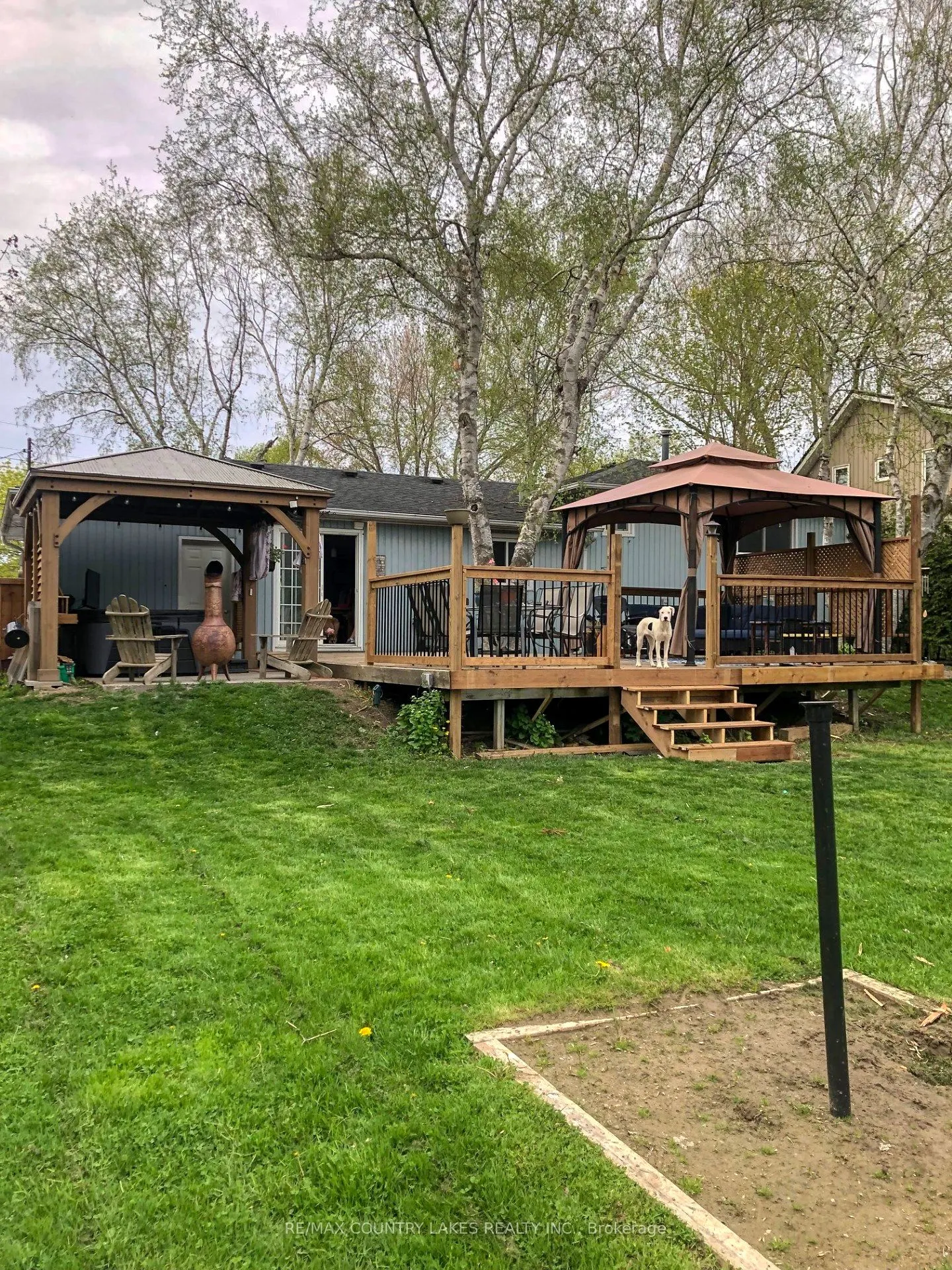 271 Lakeland Crescent