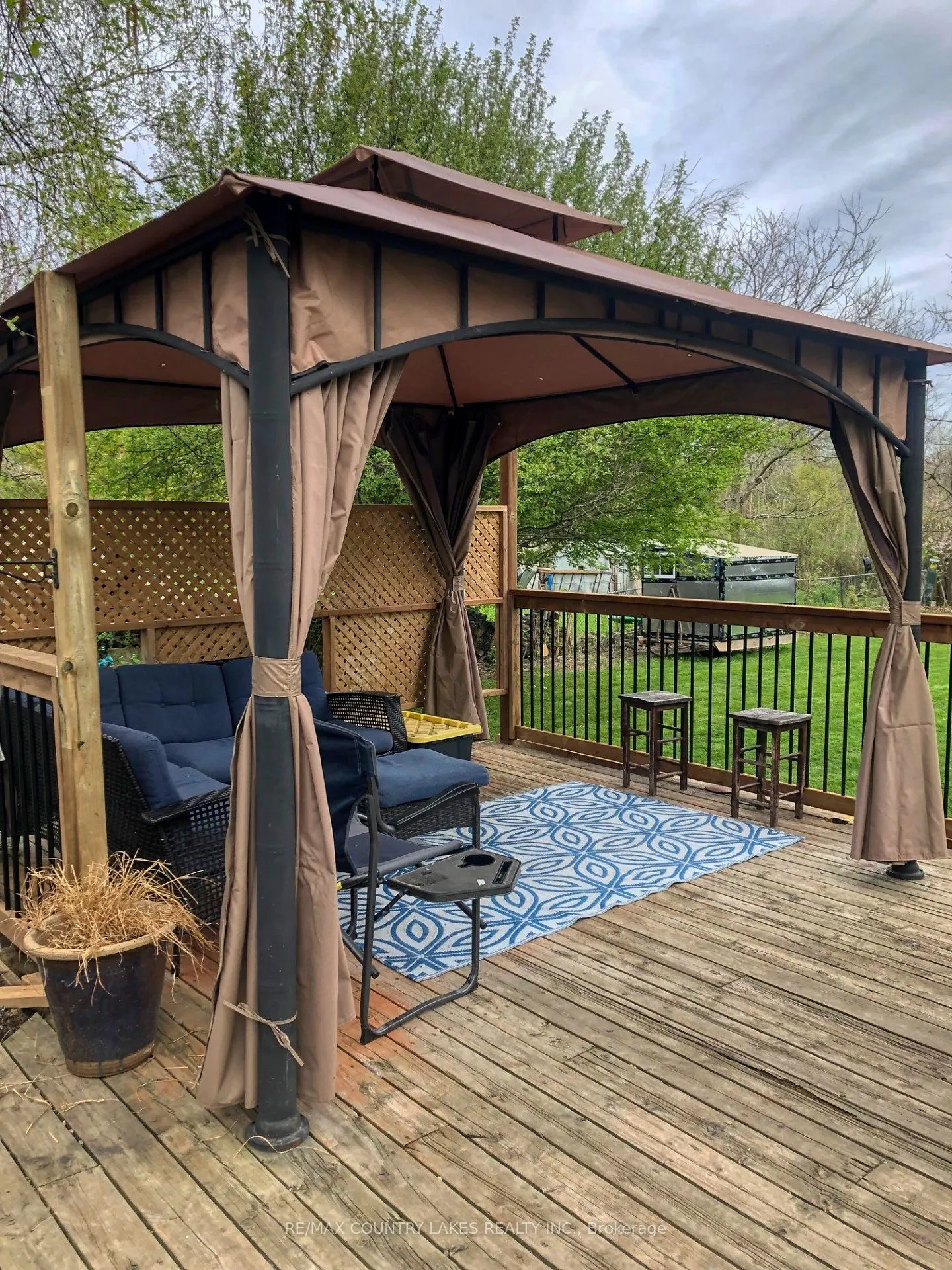 271 Lakeland Crescent