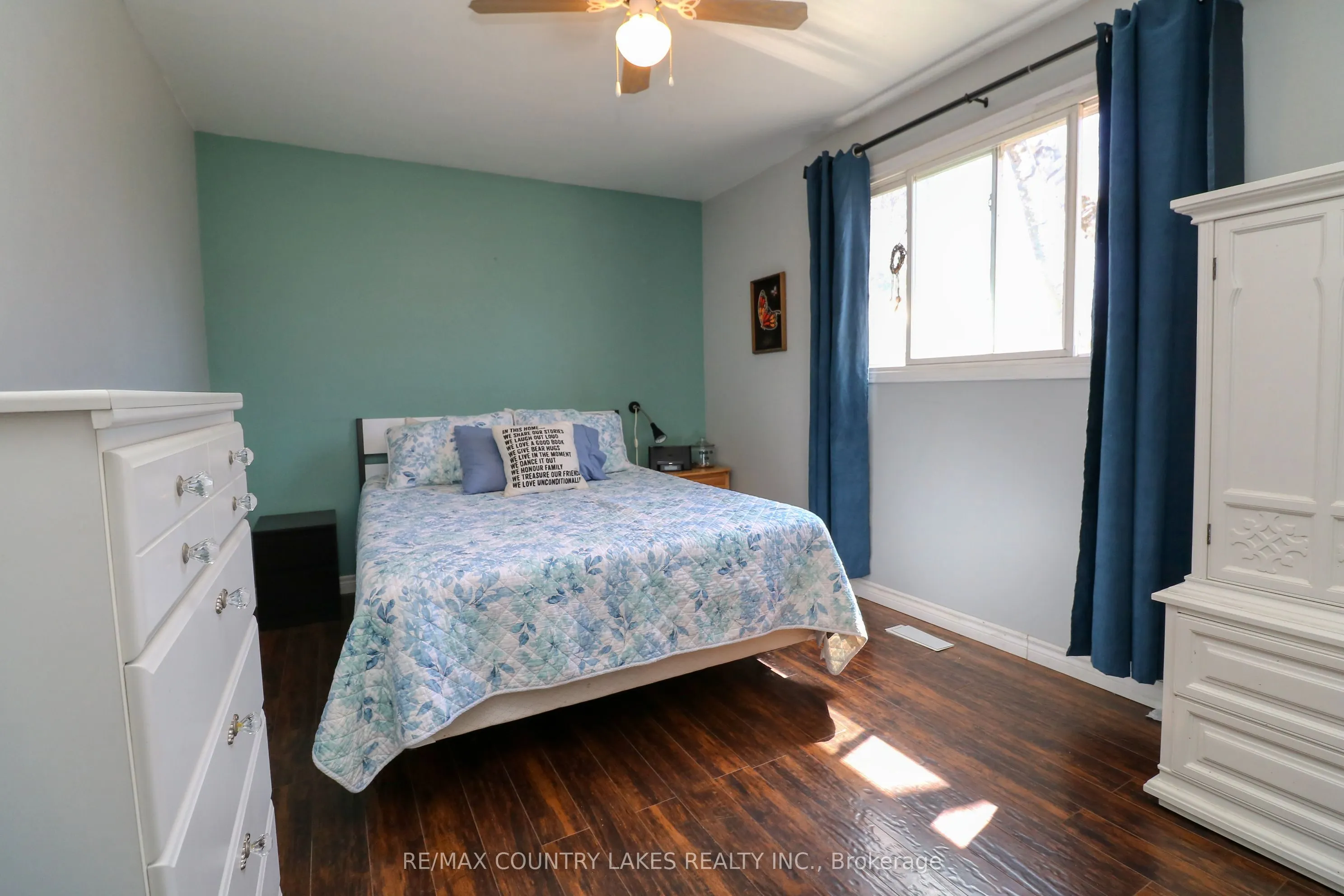 271 Lakeland Crescent