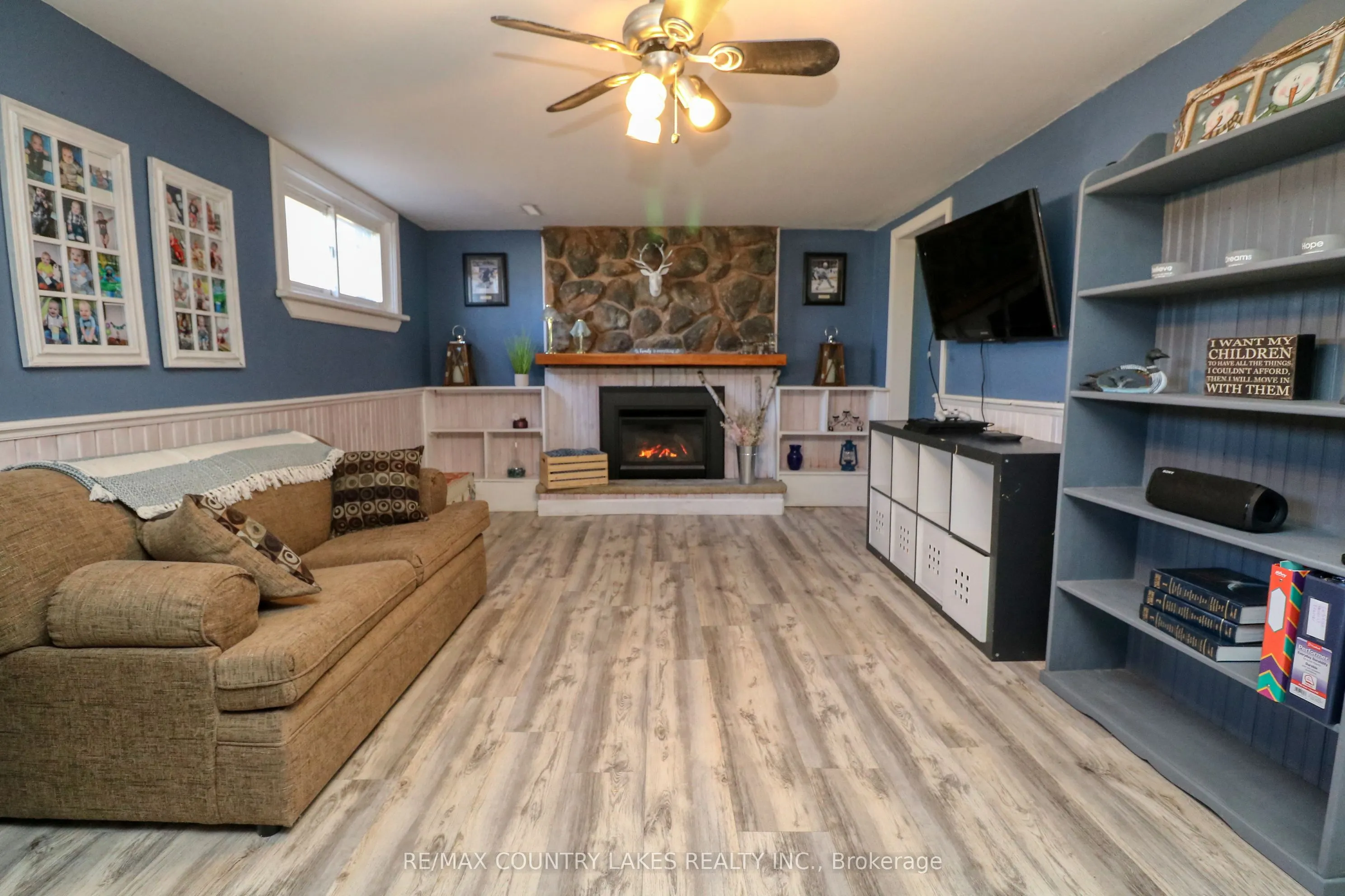 271 Lakeland Crescent