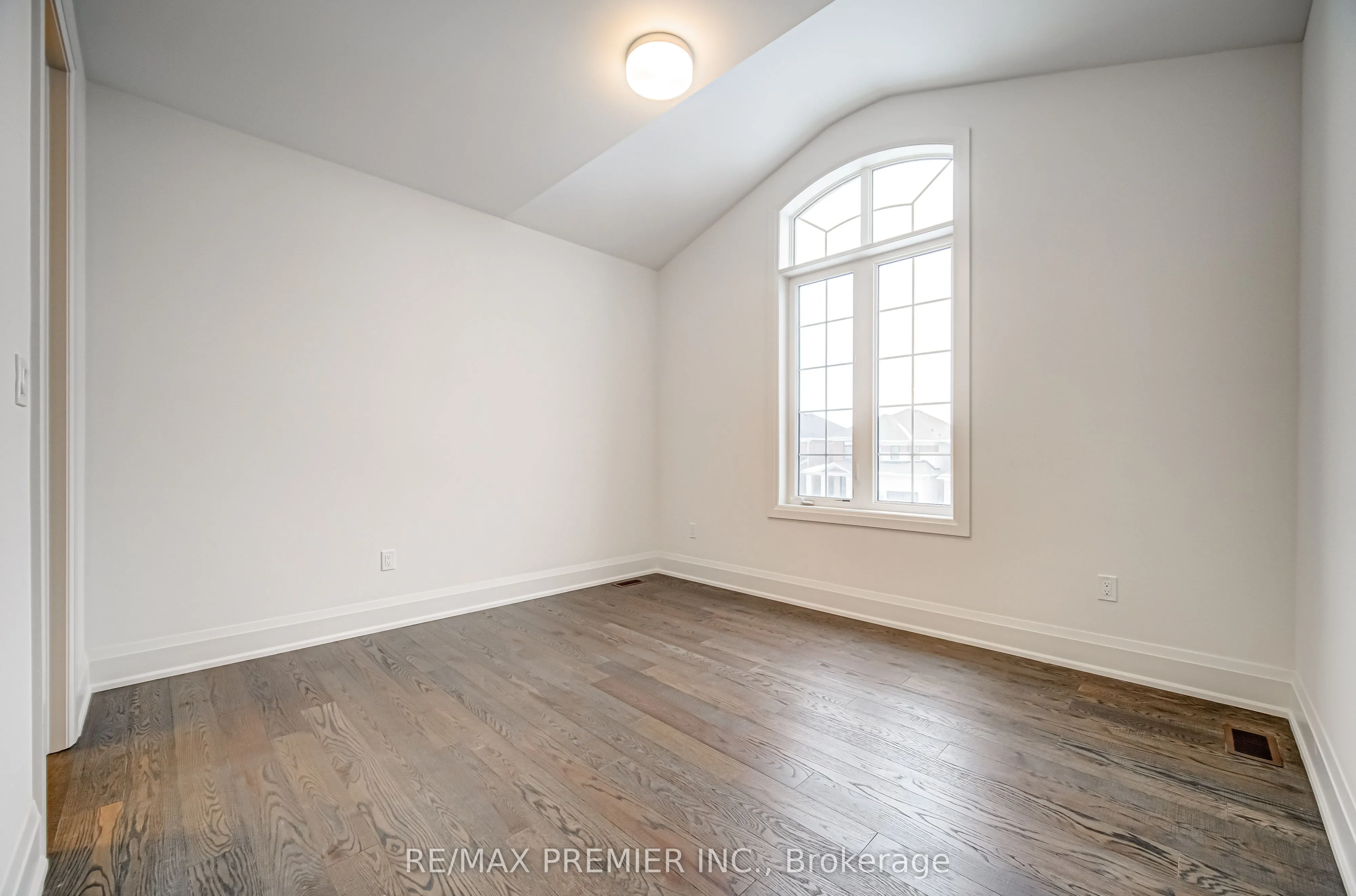 31 Bayberry Drive E