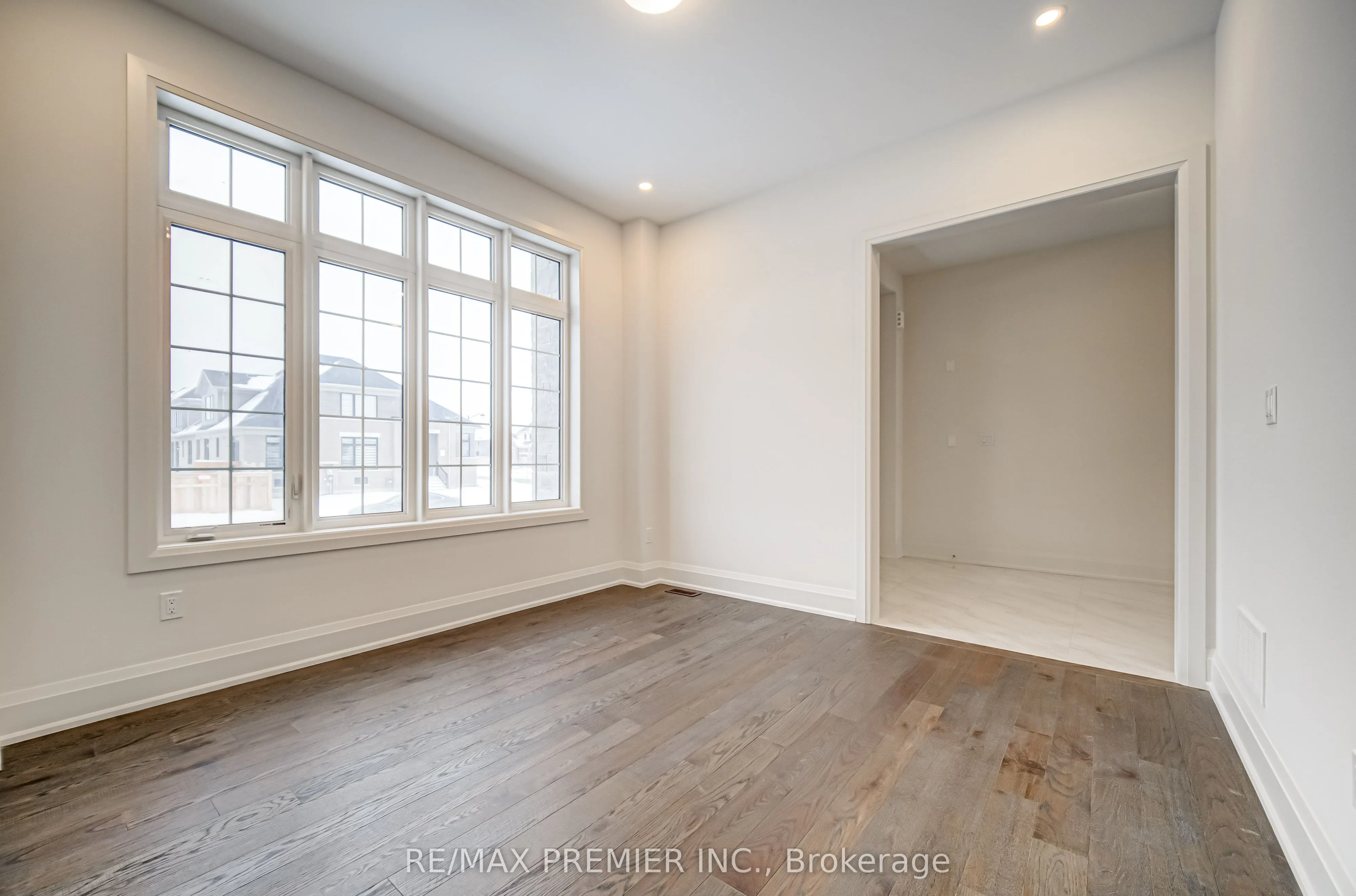 31 Bayberry Drive E