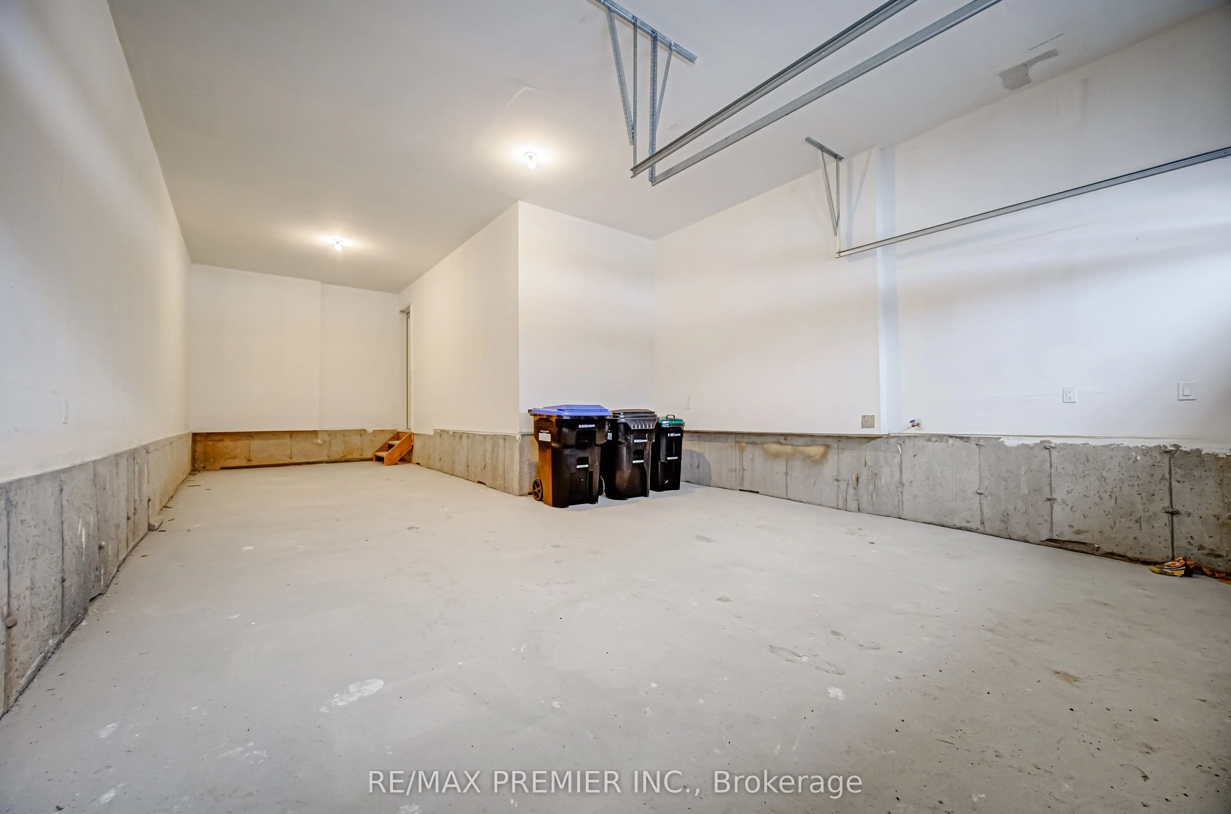 31 Bayberry Drive E