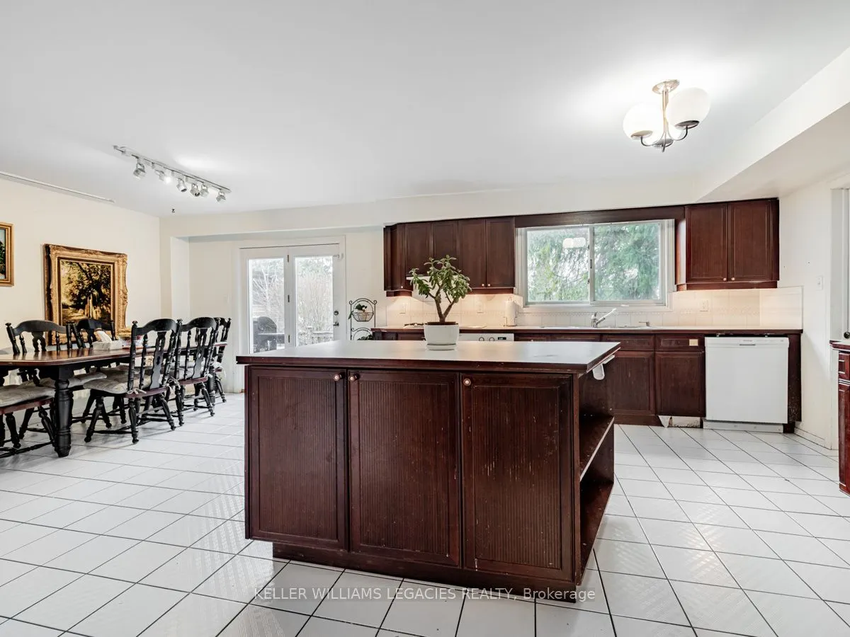 10 Hawthorne Lane
