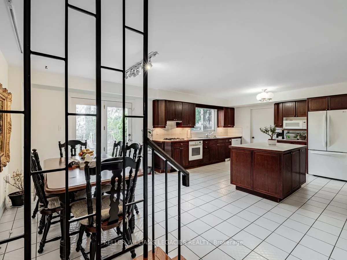 10 Hawthorne Lane