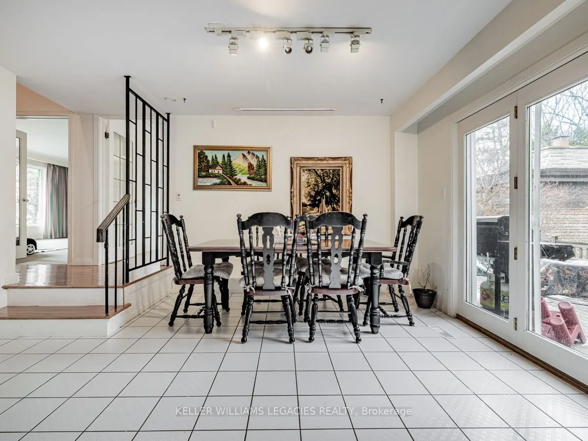 10 Hawthorne Lane