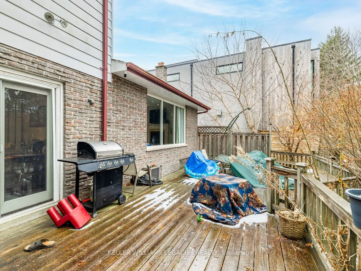 10 Hawthorne Lane