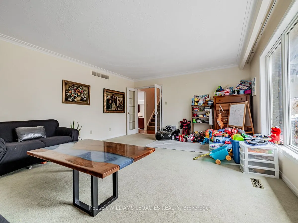 10 Hawthorne Lane
