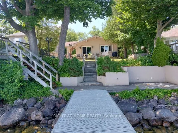 643 Lakelands Avenue