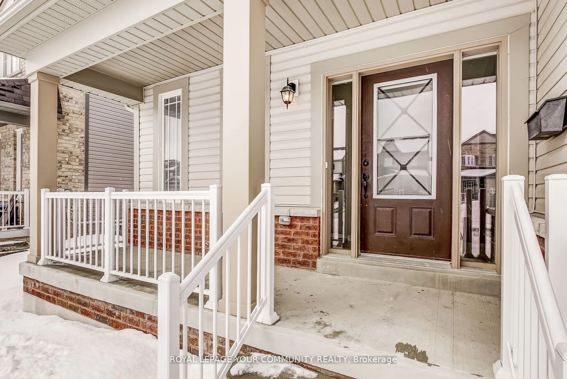 16 Don Hadden Crescent