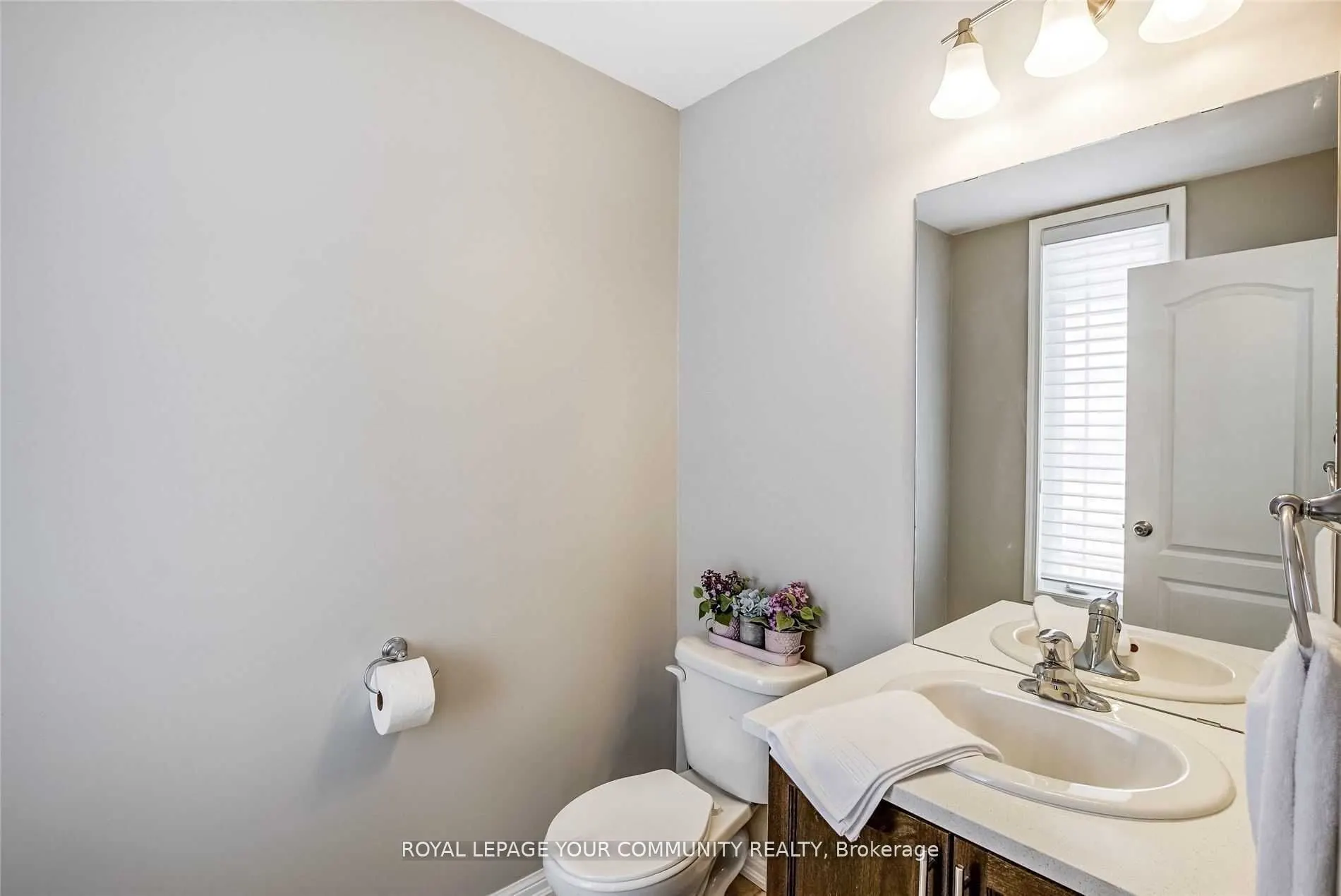 16 Don Hadden Crescent