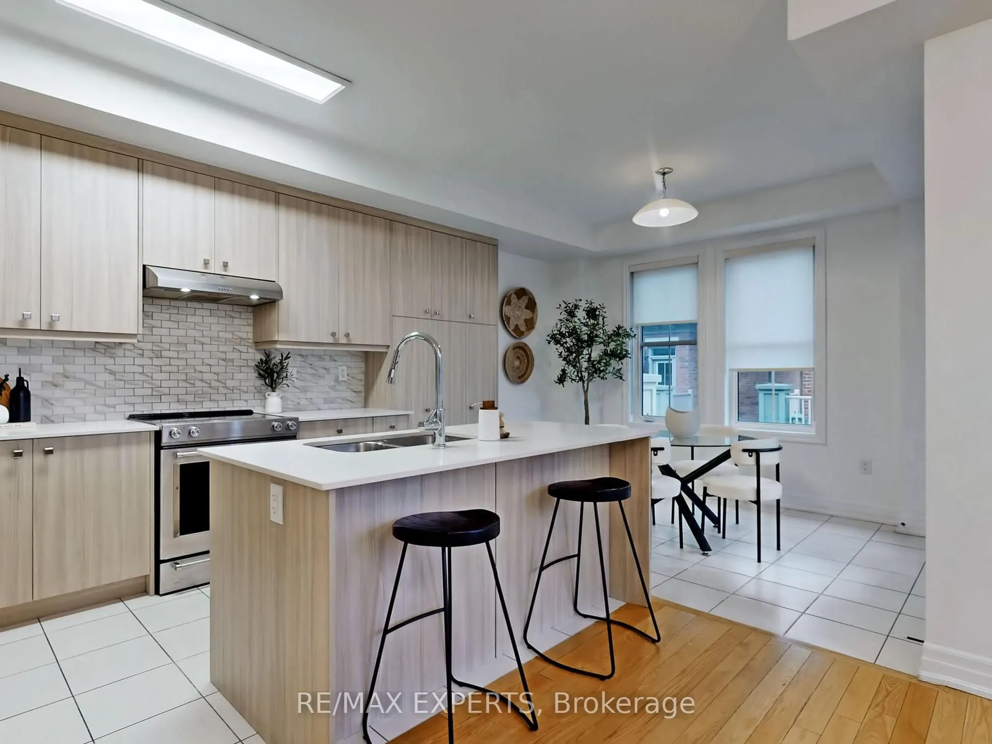 5 Amherst Circle