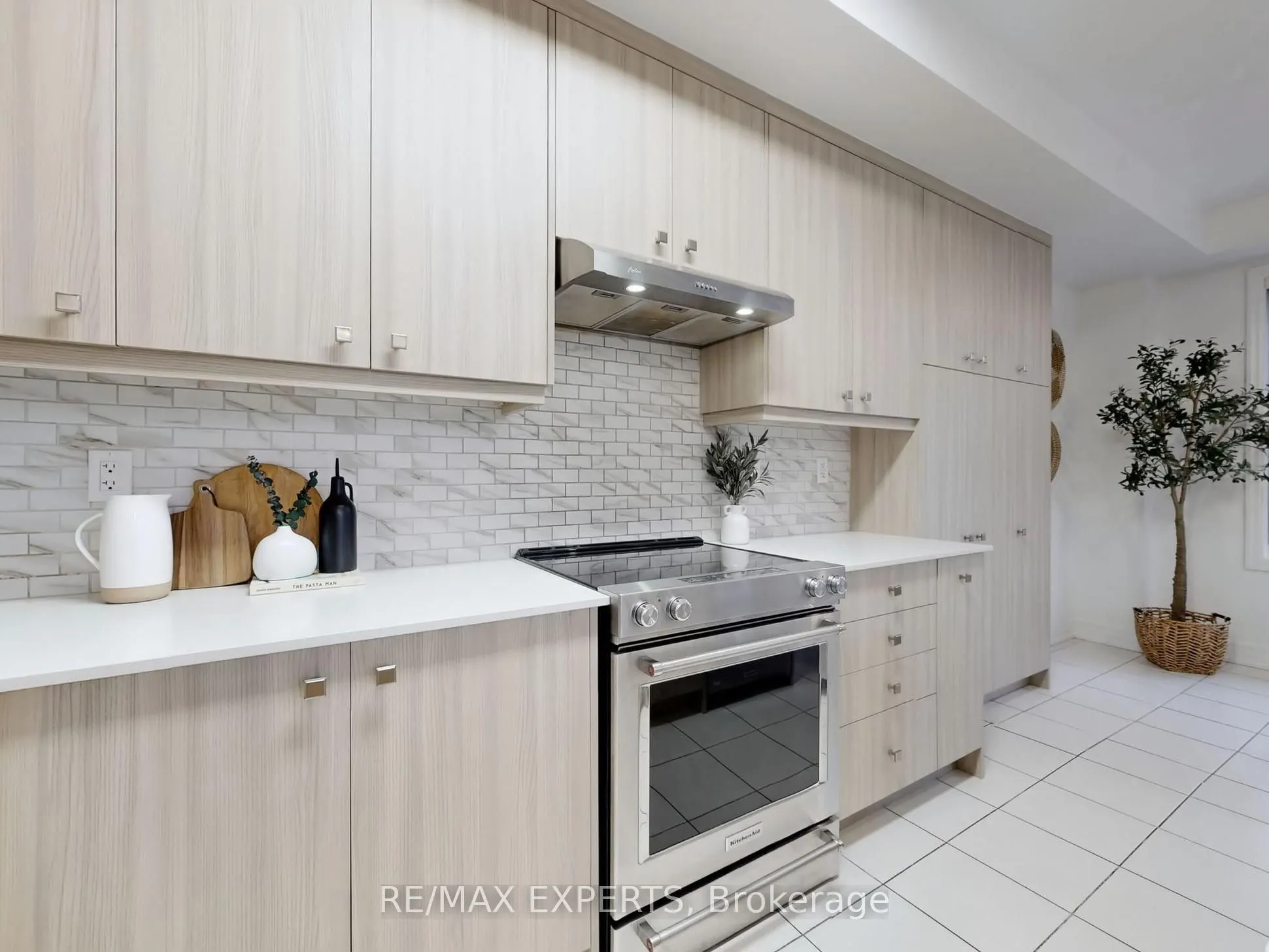 5 Amherst Circle