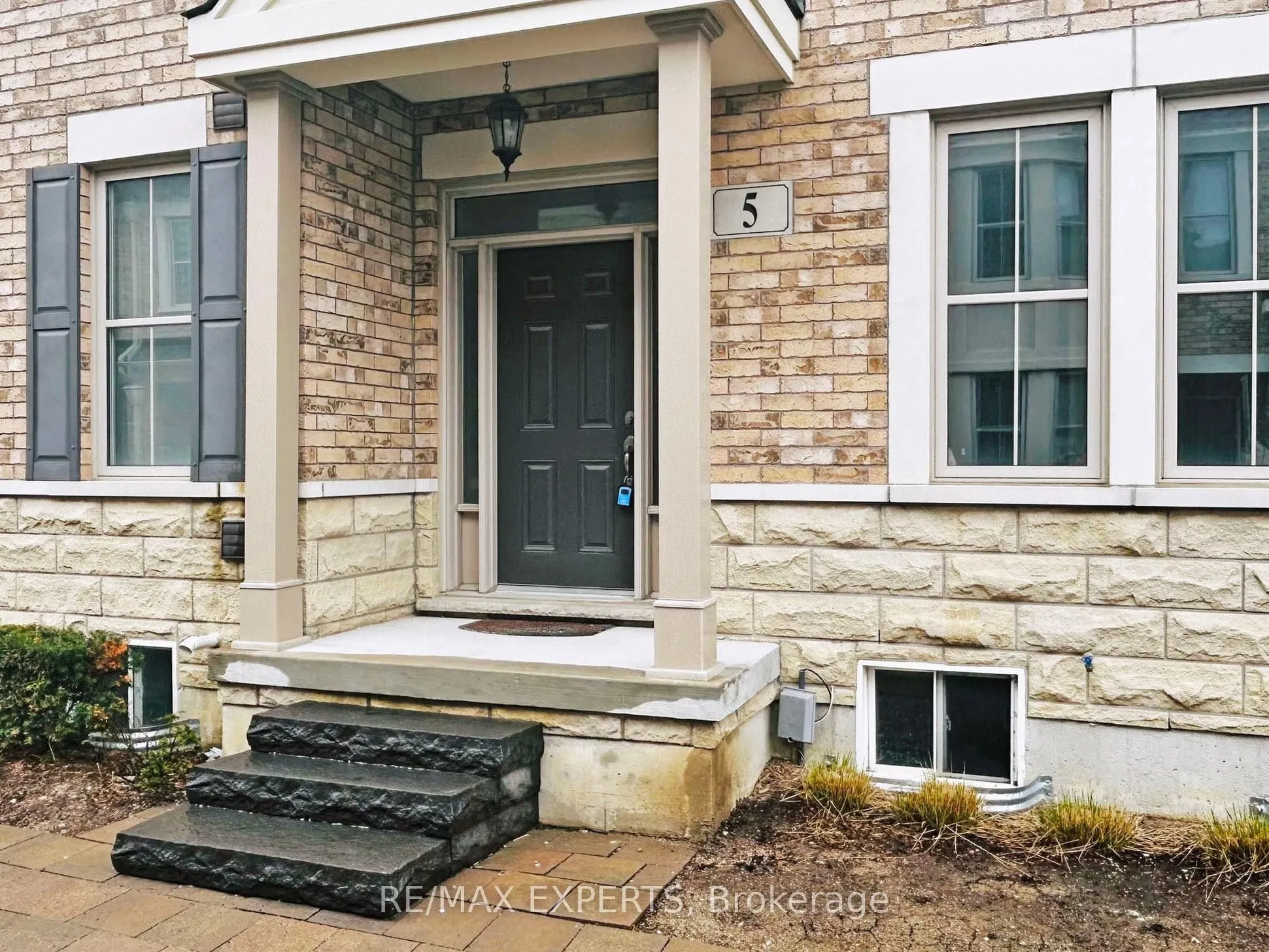 5 Amherst Circle