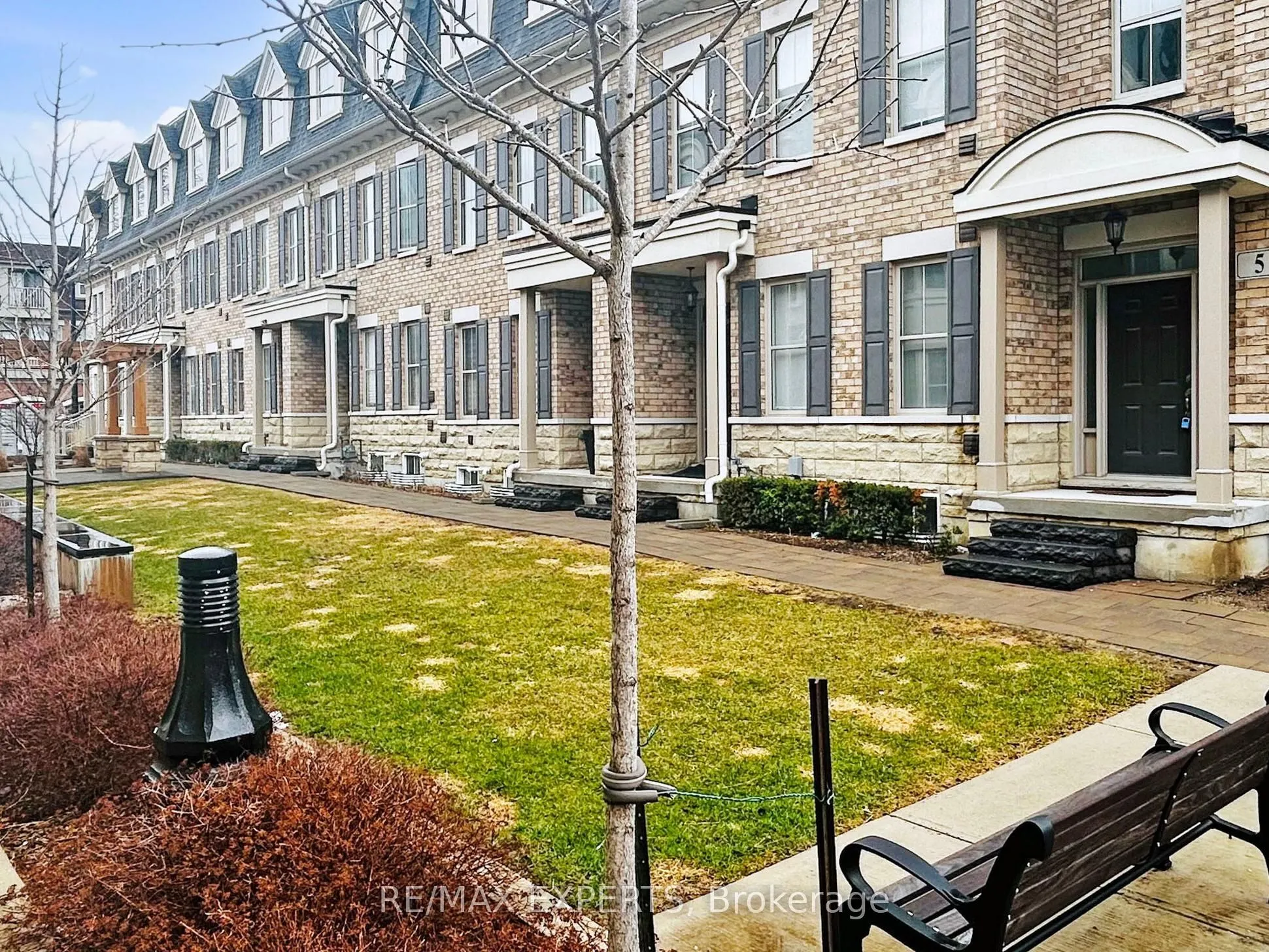 5 Amherst Circle