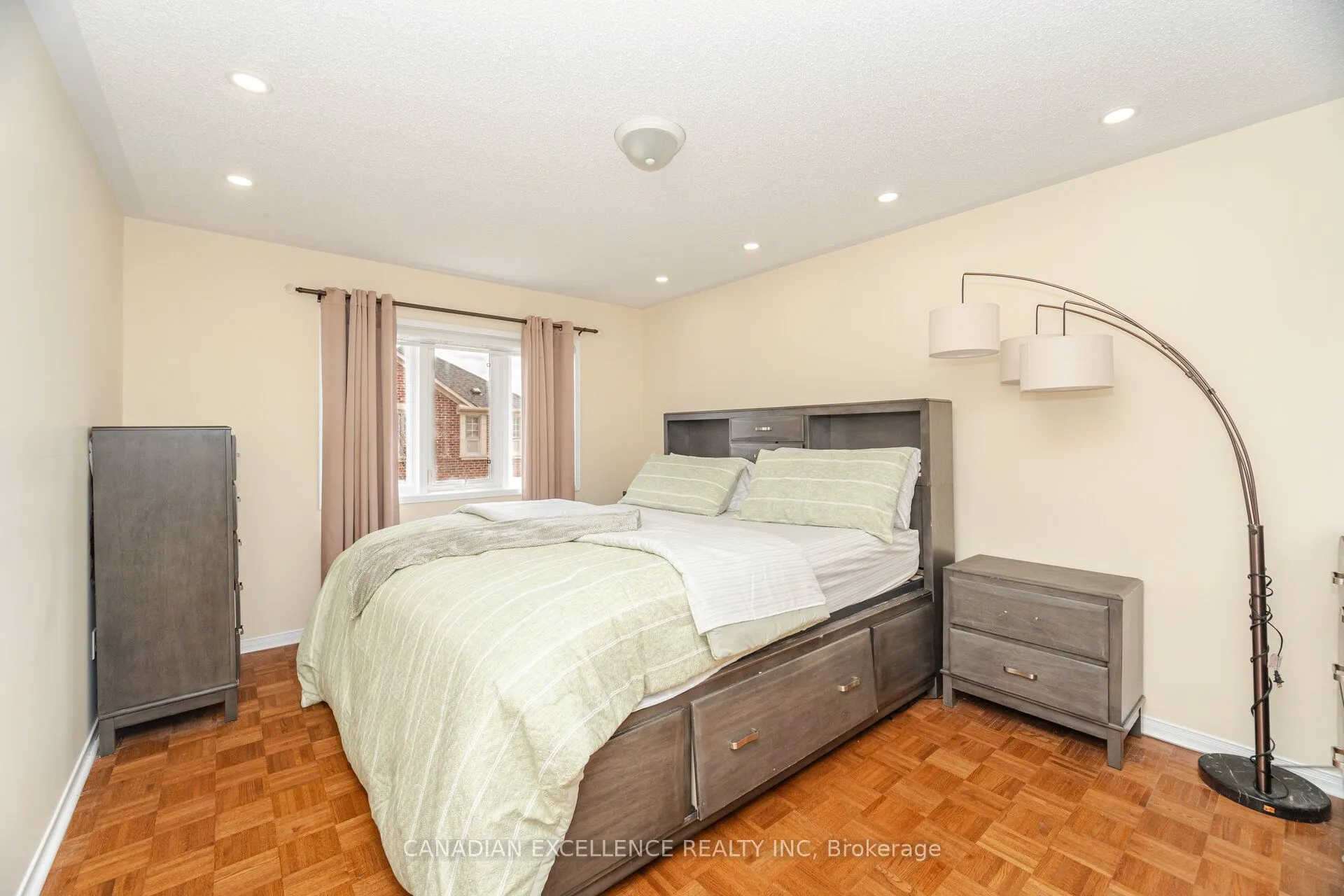 212 Venice Gate Drive