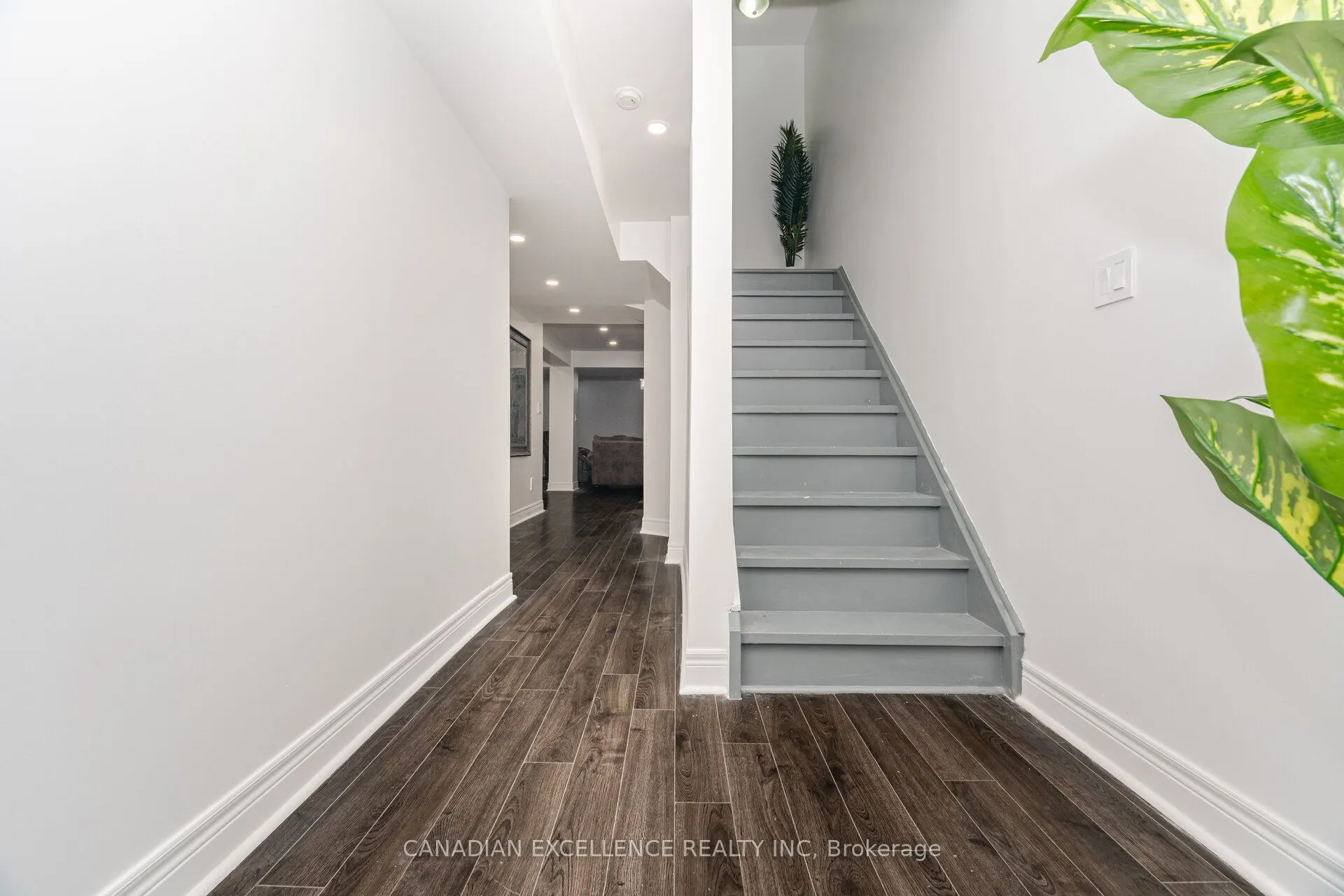 212 Venice Gate Drive
