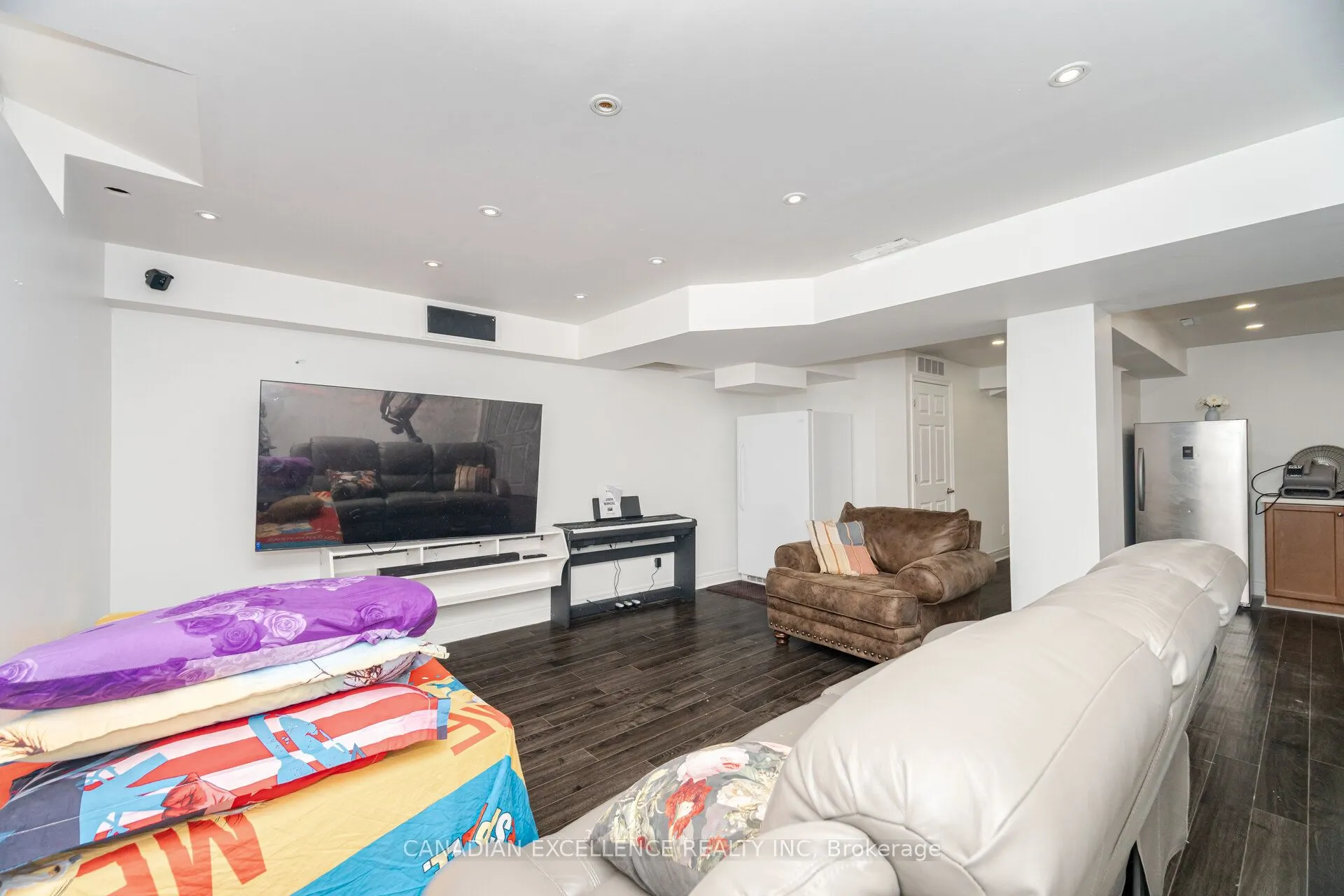 212 Venice Gate Drive