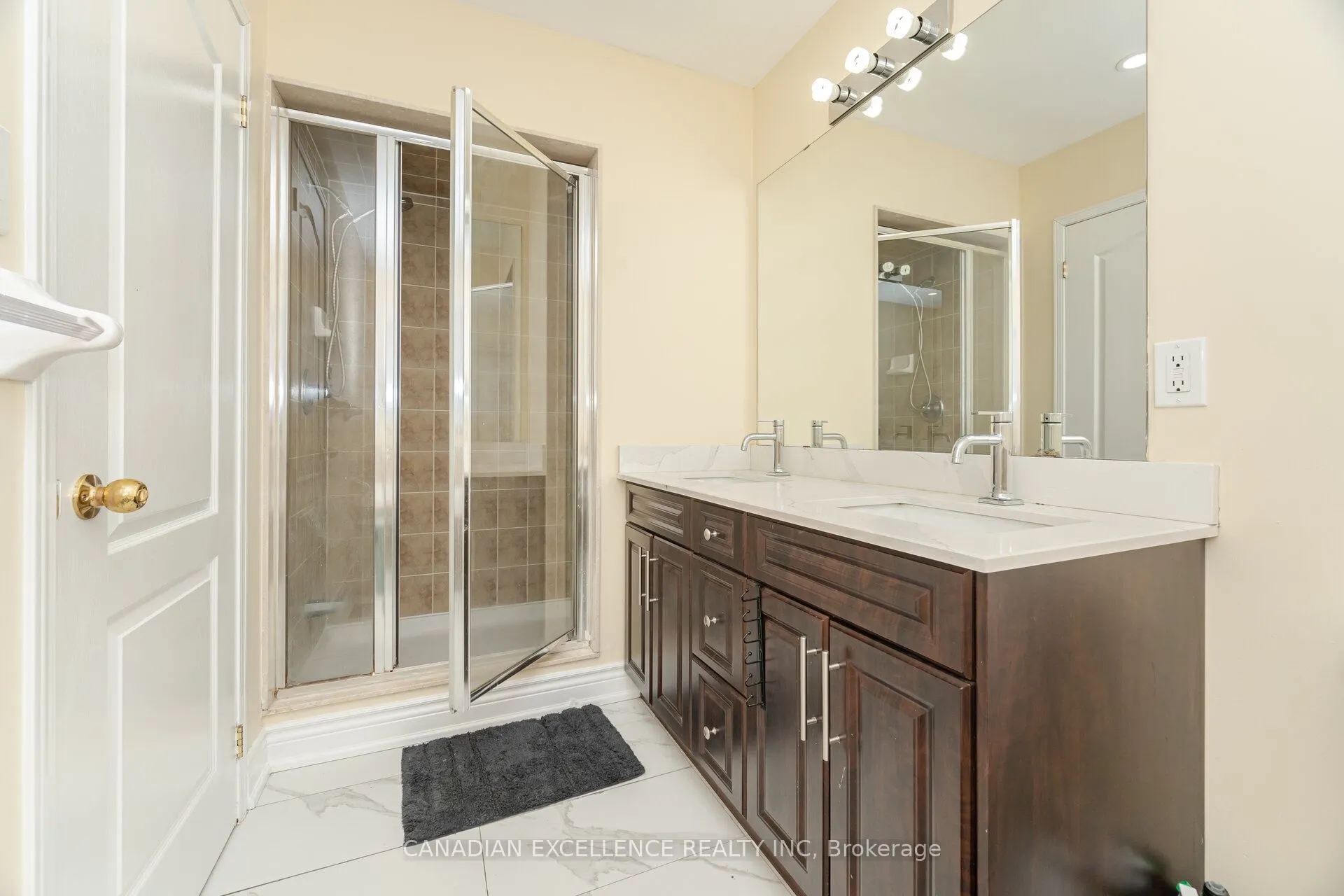212 Venice Gate Drive