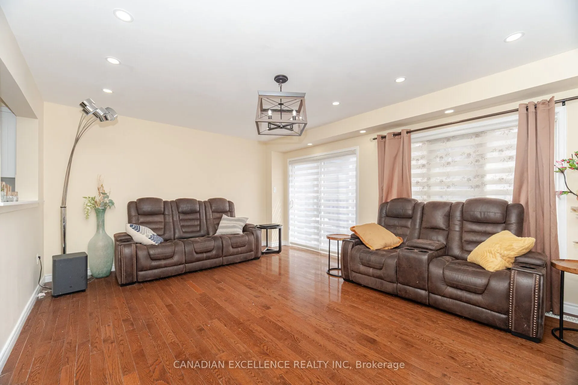 212 Venice Gate Drive