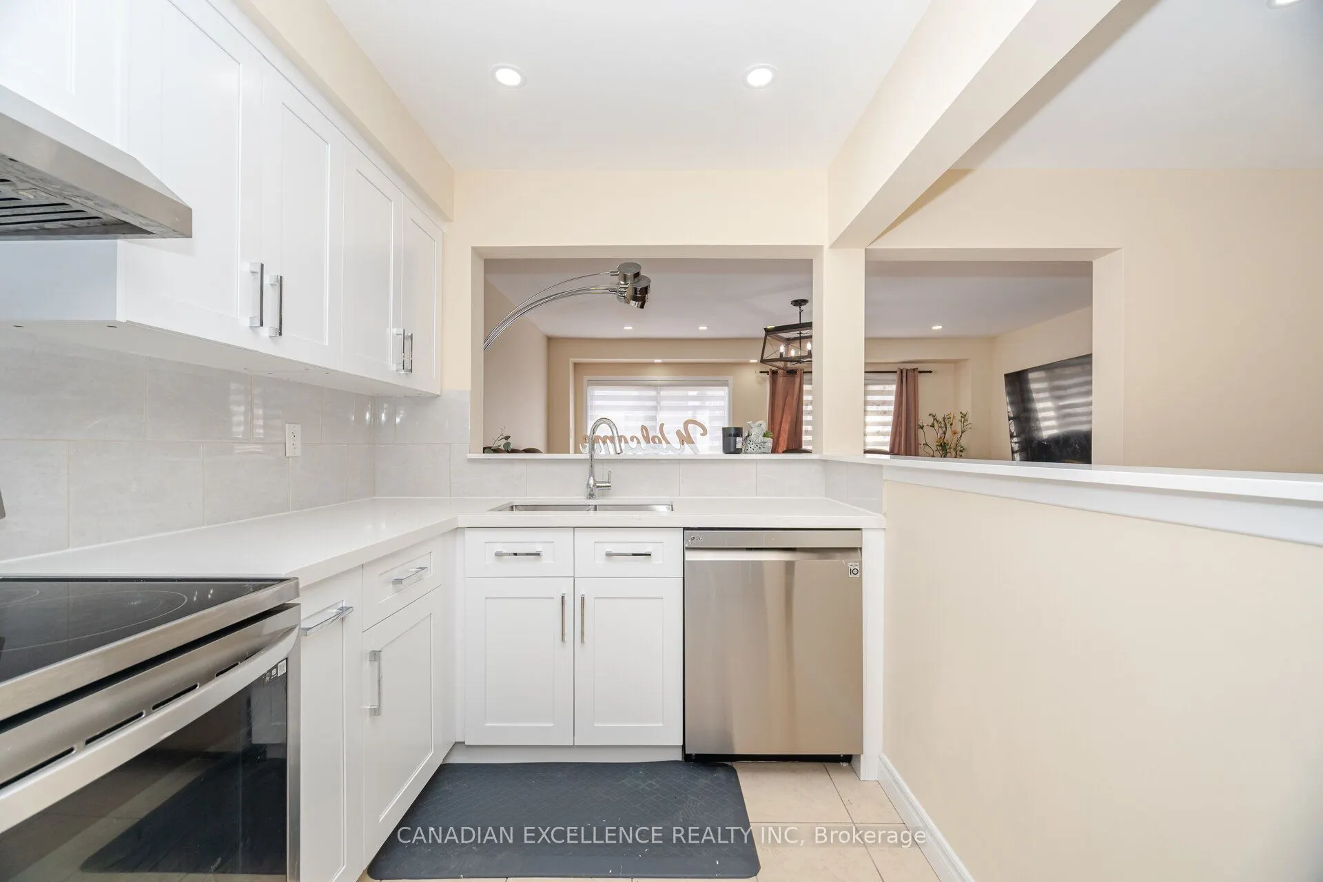 212 Venice Gate Drive
