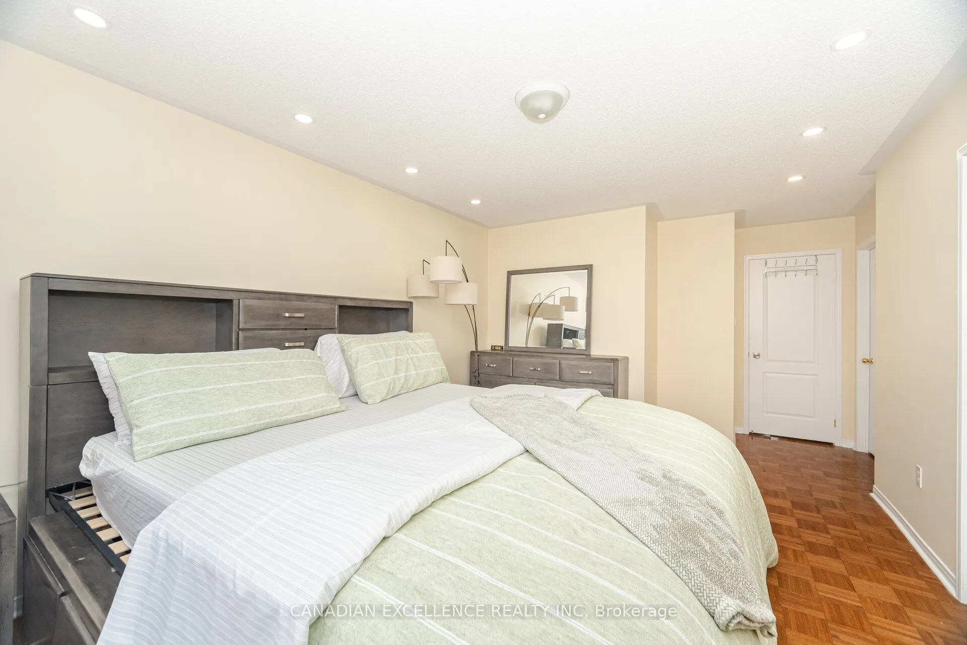 212 Venice Gate Drive