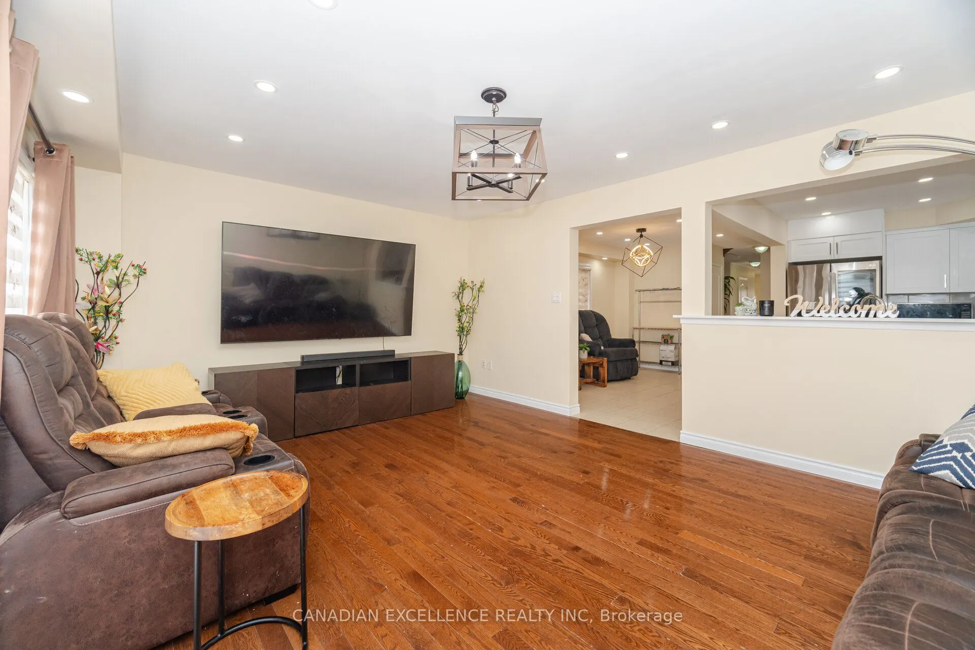 212 Venice Gate Drive